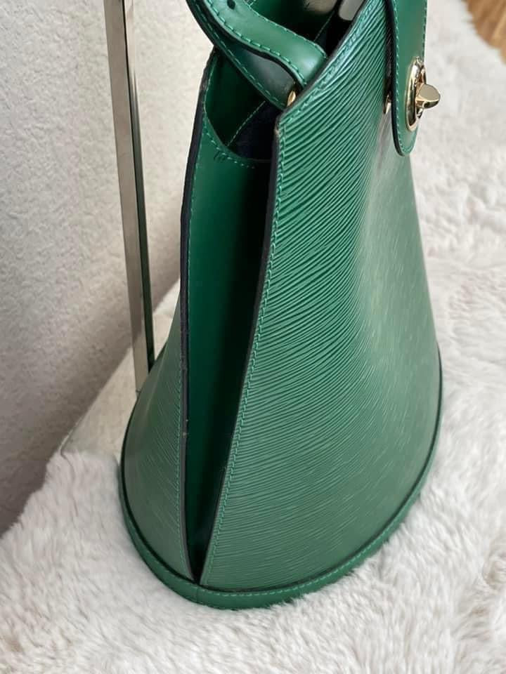 Epi Cluny in Green -Year: 1993