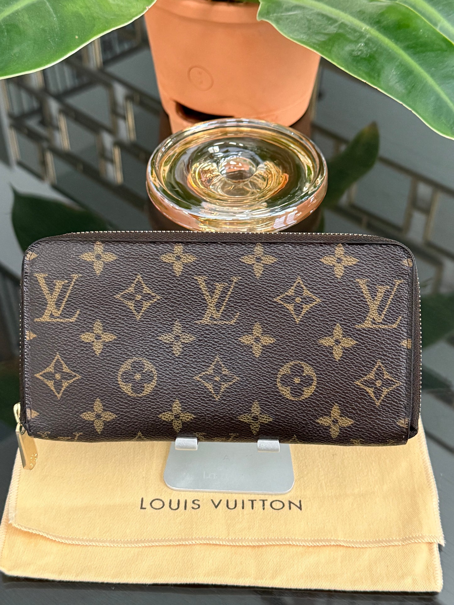 Monogram Zippy Long Wallet with Dustbag 🗓️ Year: 2006