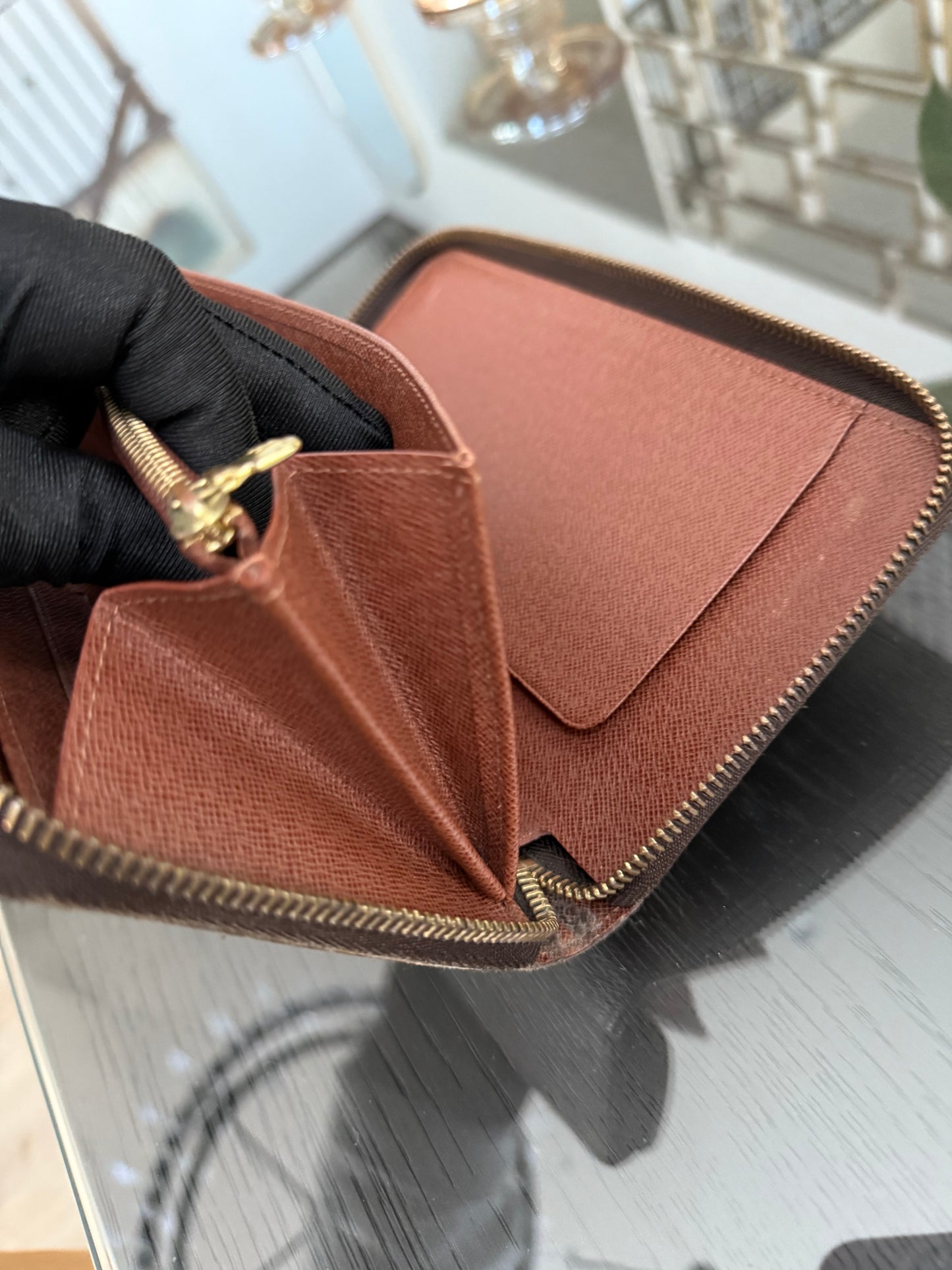 Zippy Wallet Organizer ๐
Year: 2008