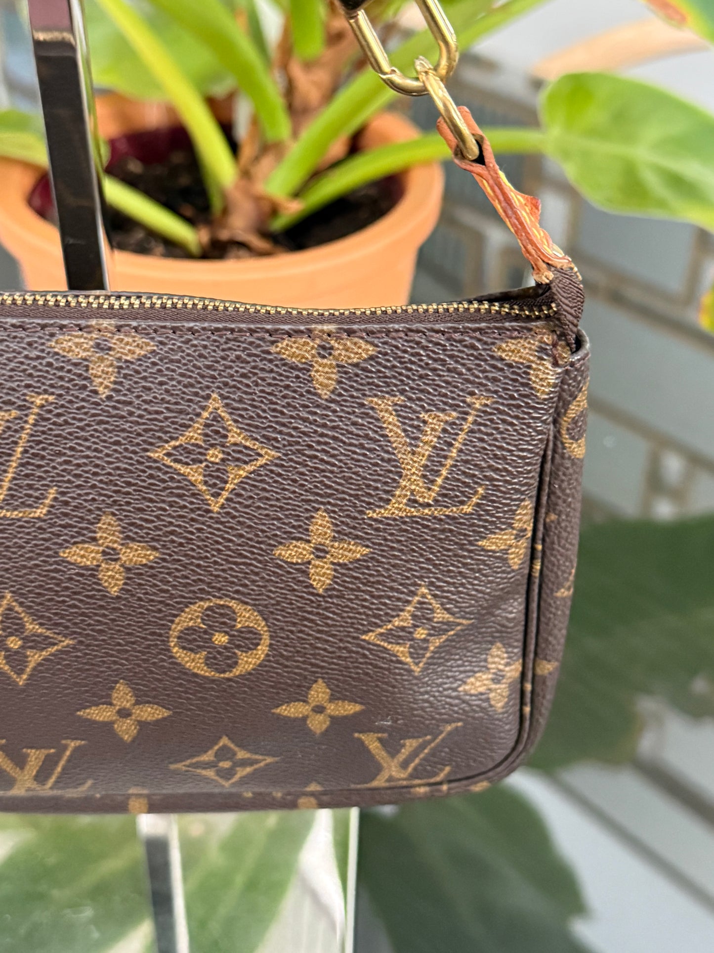 Pochette Accessories - ๐
Year: 2000