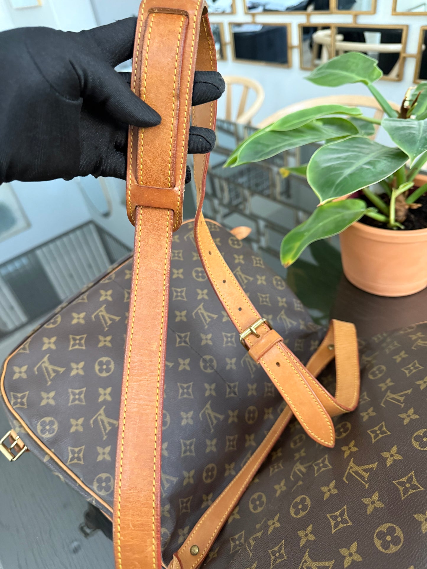 Saumur 35 Crossbody -๐๏ธ Year: 1992