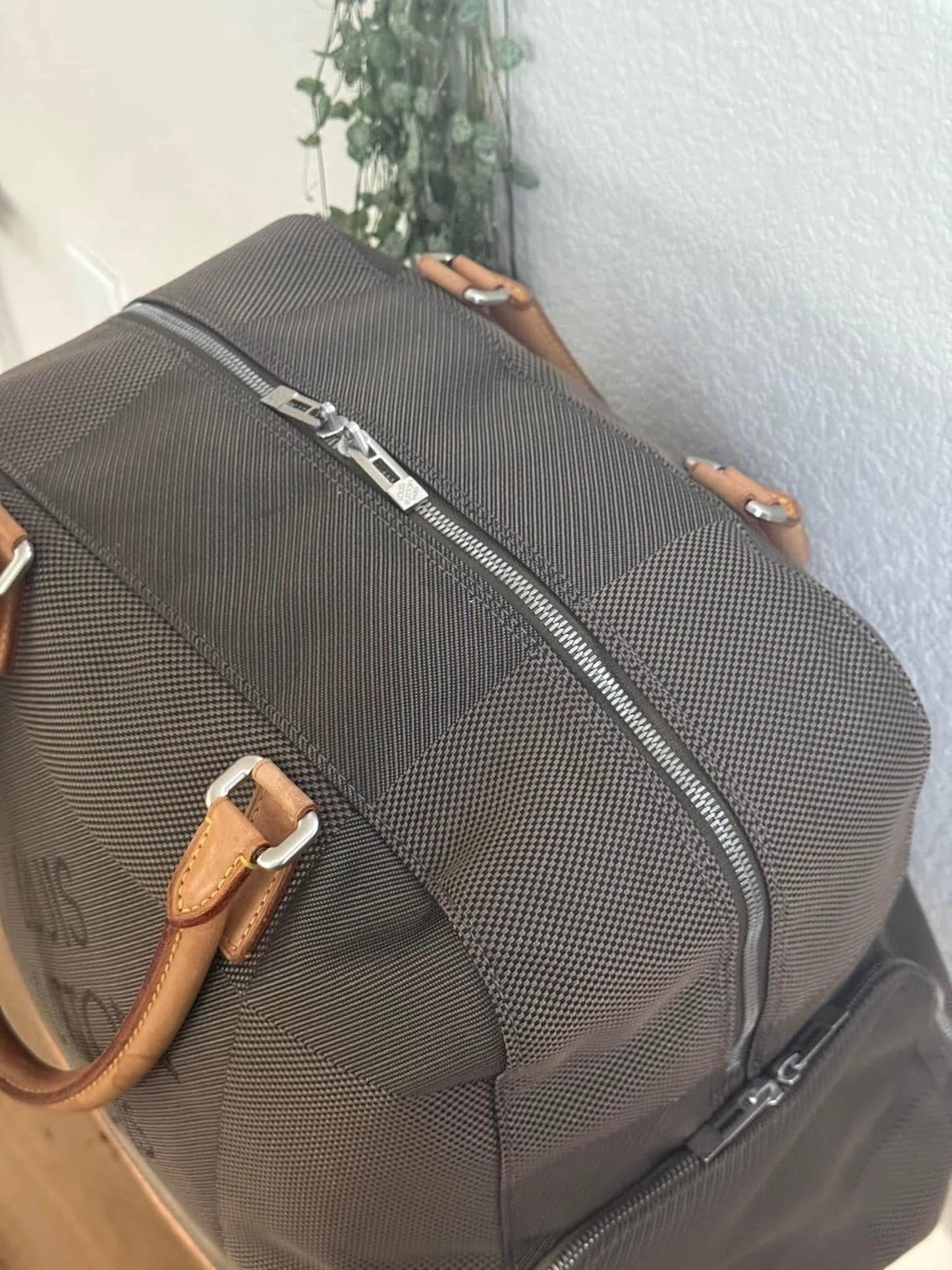 Damier Geant Aventeur Sport/Travel Bag -Year: 2004