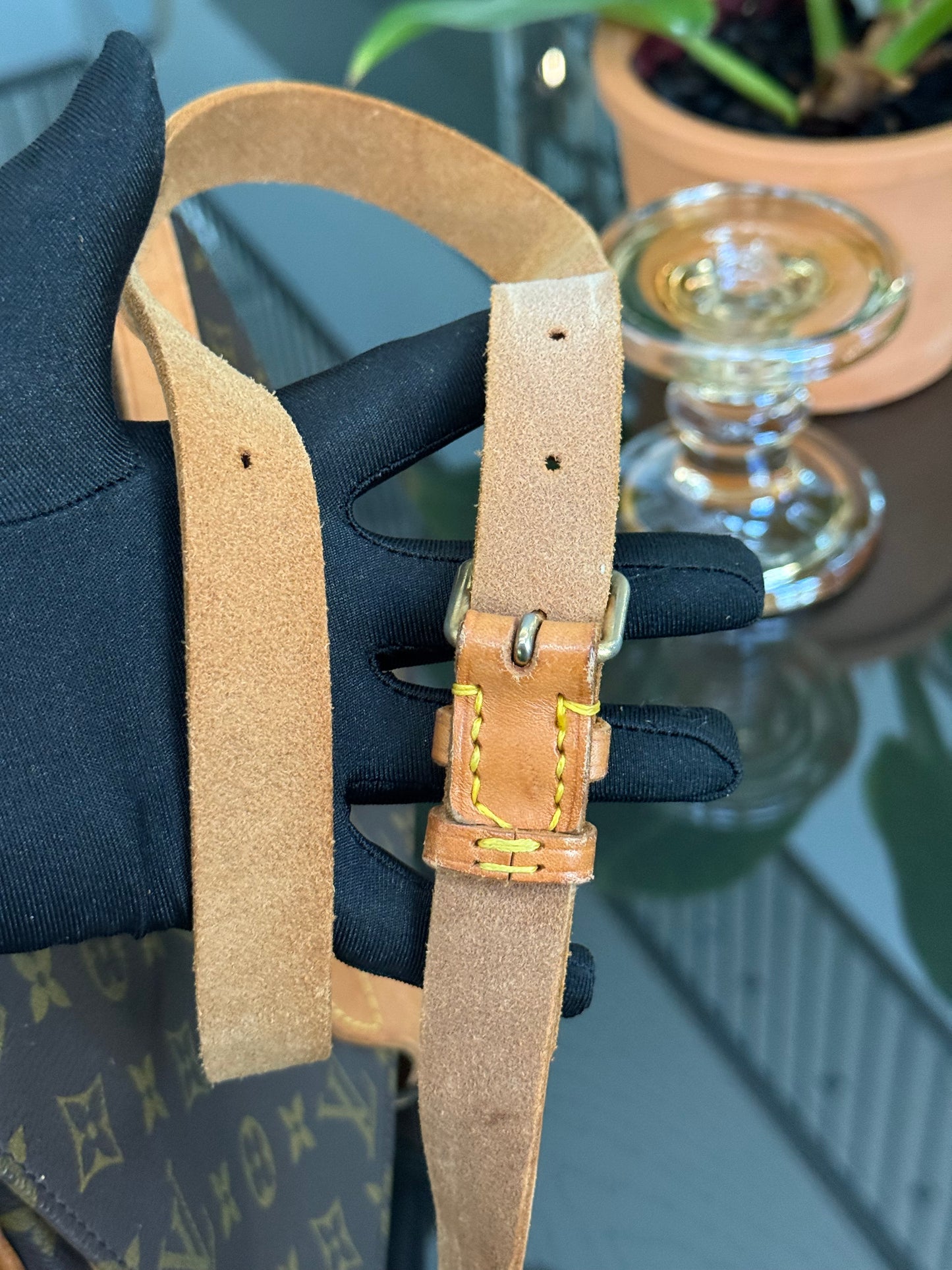 Cartouchiere GM Crossbody -🗓️ Year: 1982