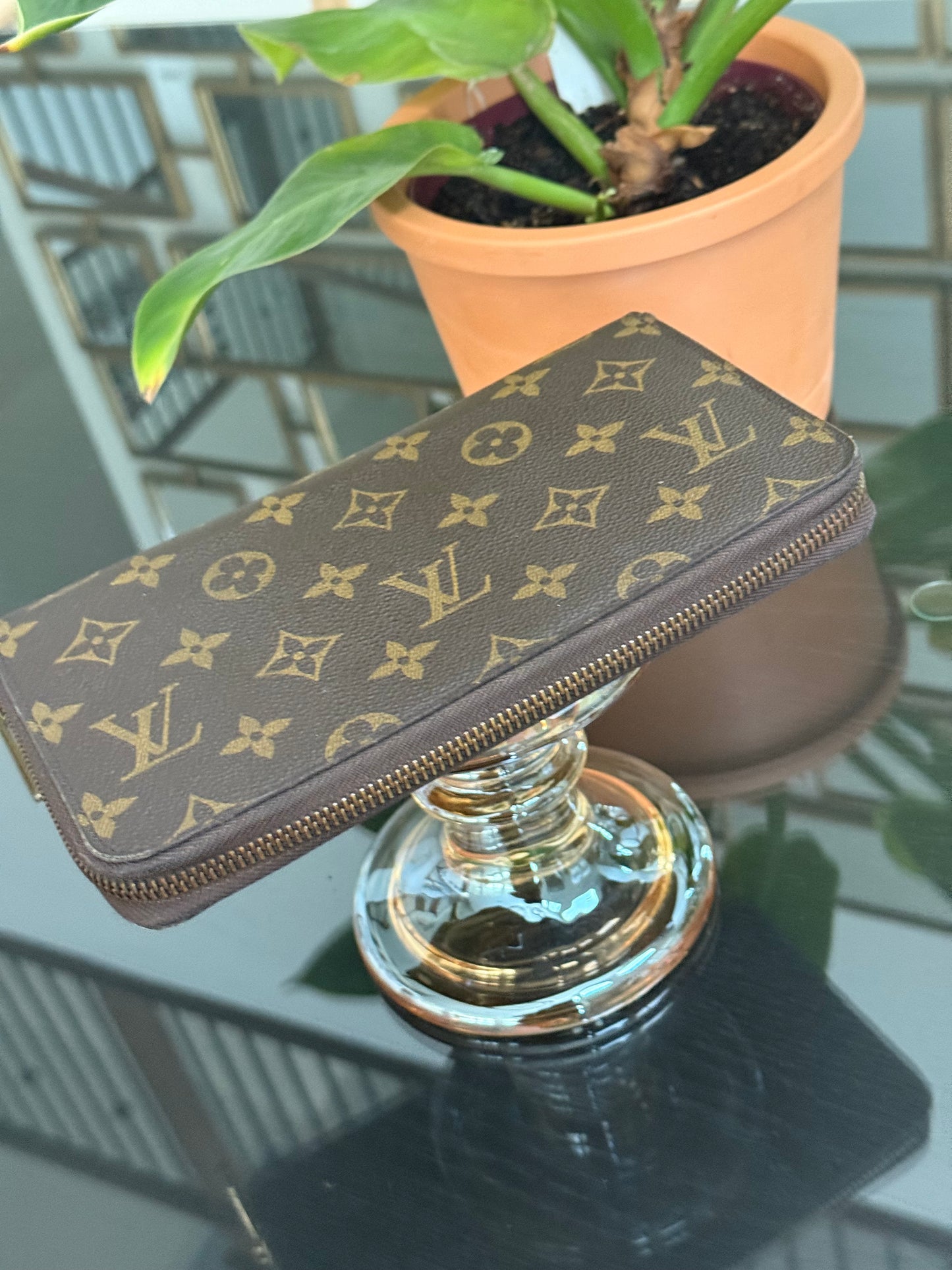 Monogram Zippy Wallet Organizer with box and Paper bag 🗓️ Year: 2017