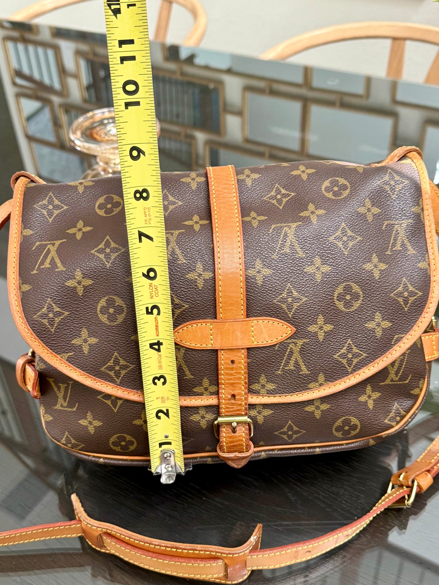 Saumur 30 Crossbody -Year: 1994