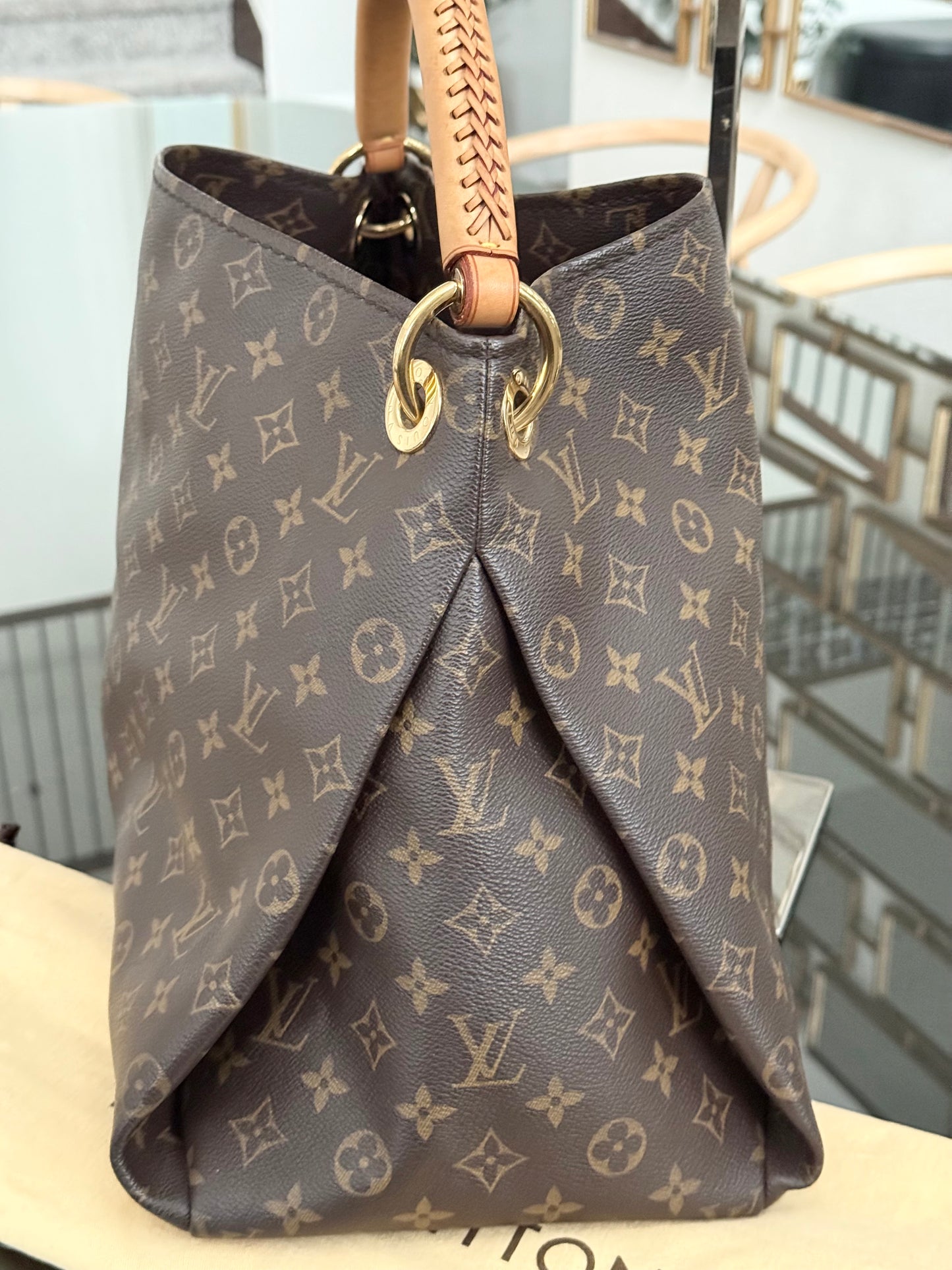 Artsy MM with Dustbag and Insert Organizer - ๐
Year: 2010