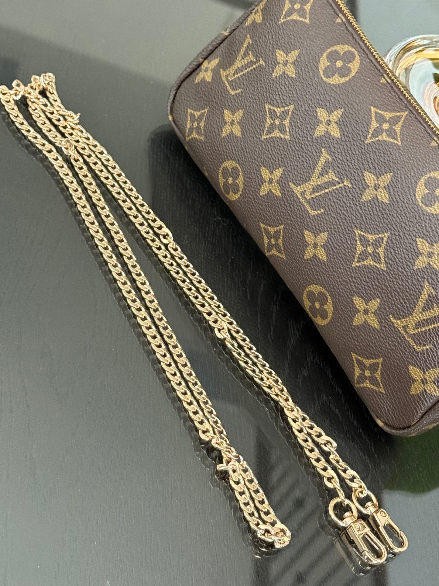 Sac Shopping Pouch with Generic Gold Strap
