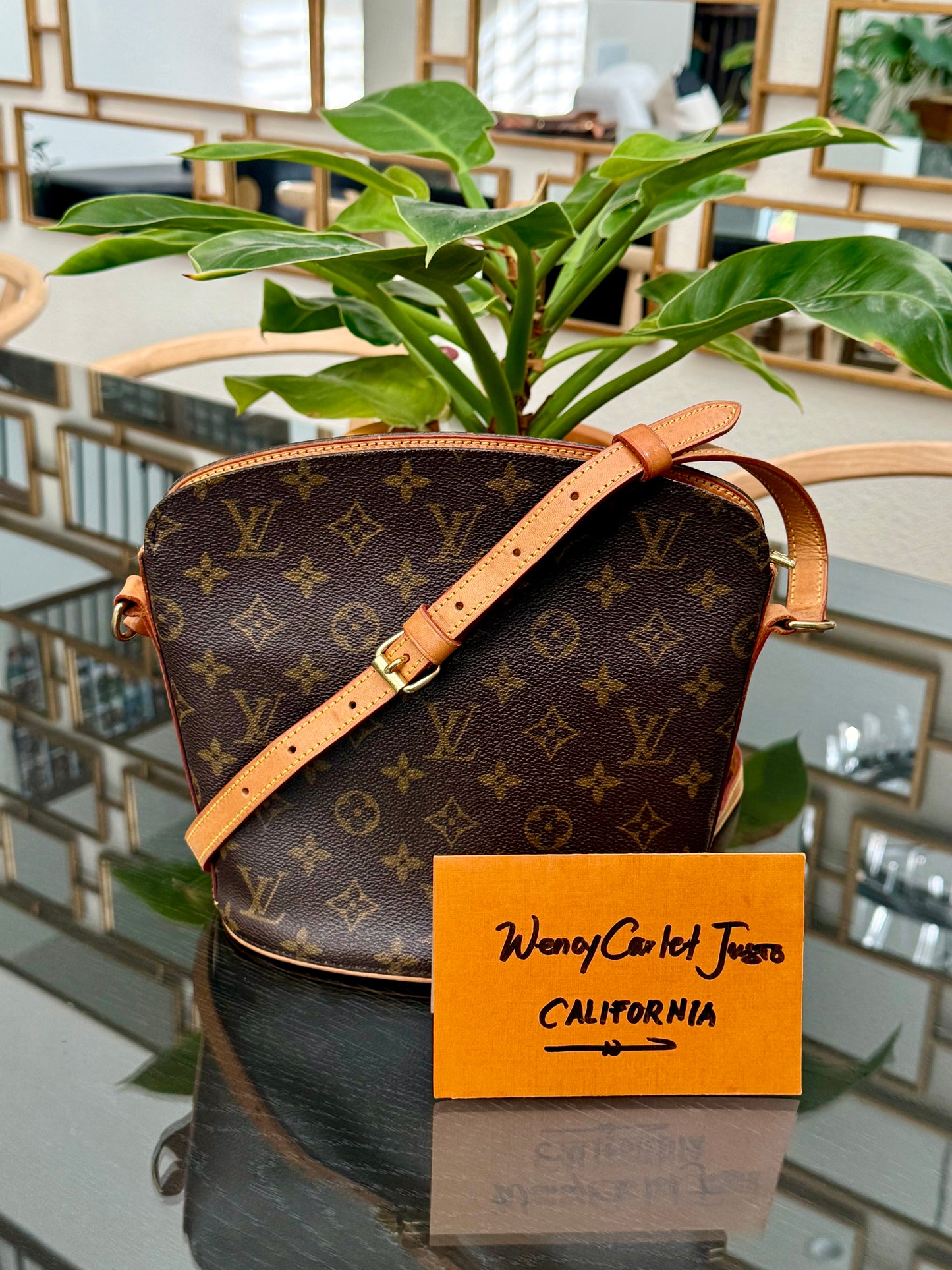 Drouot Crossbody
π
Year: 1996