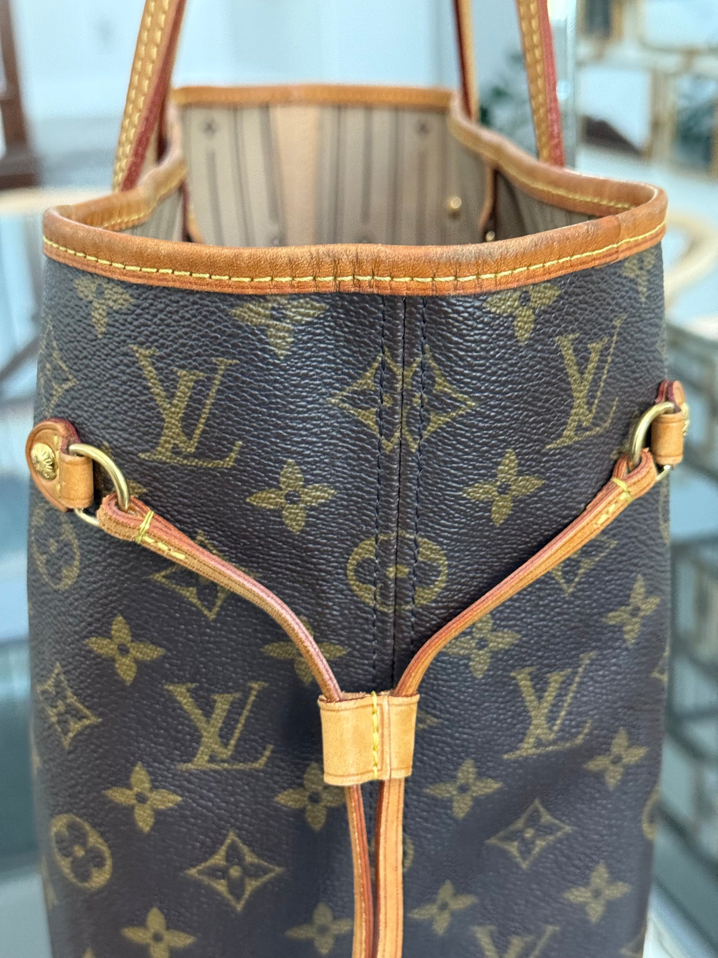 Neverfull MM with Dustbag and Insert Organizer 🗓️ Year: 2008