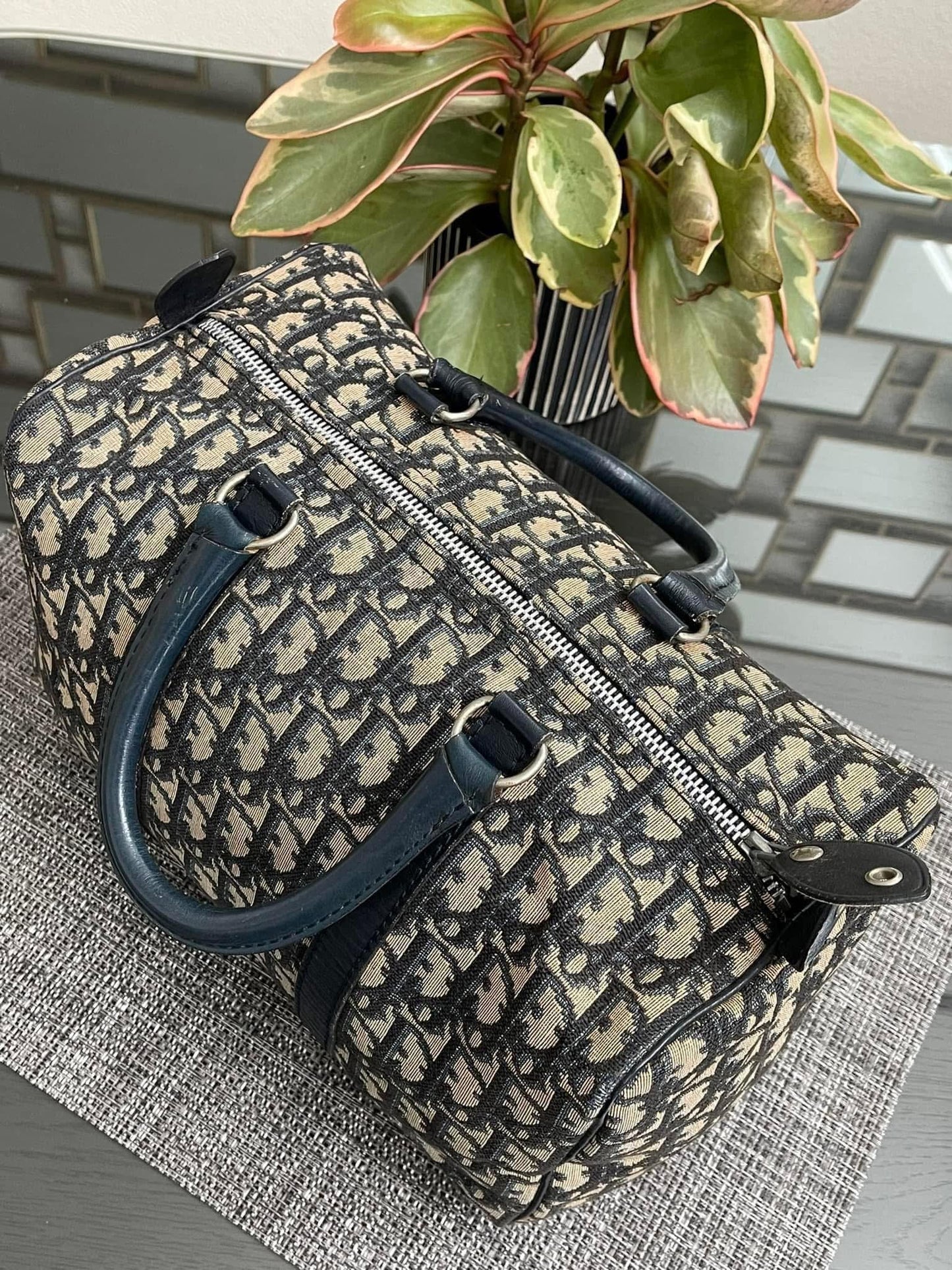 CD Trotter Vintage Boston Bag -Size: 25