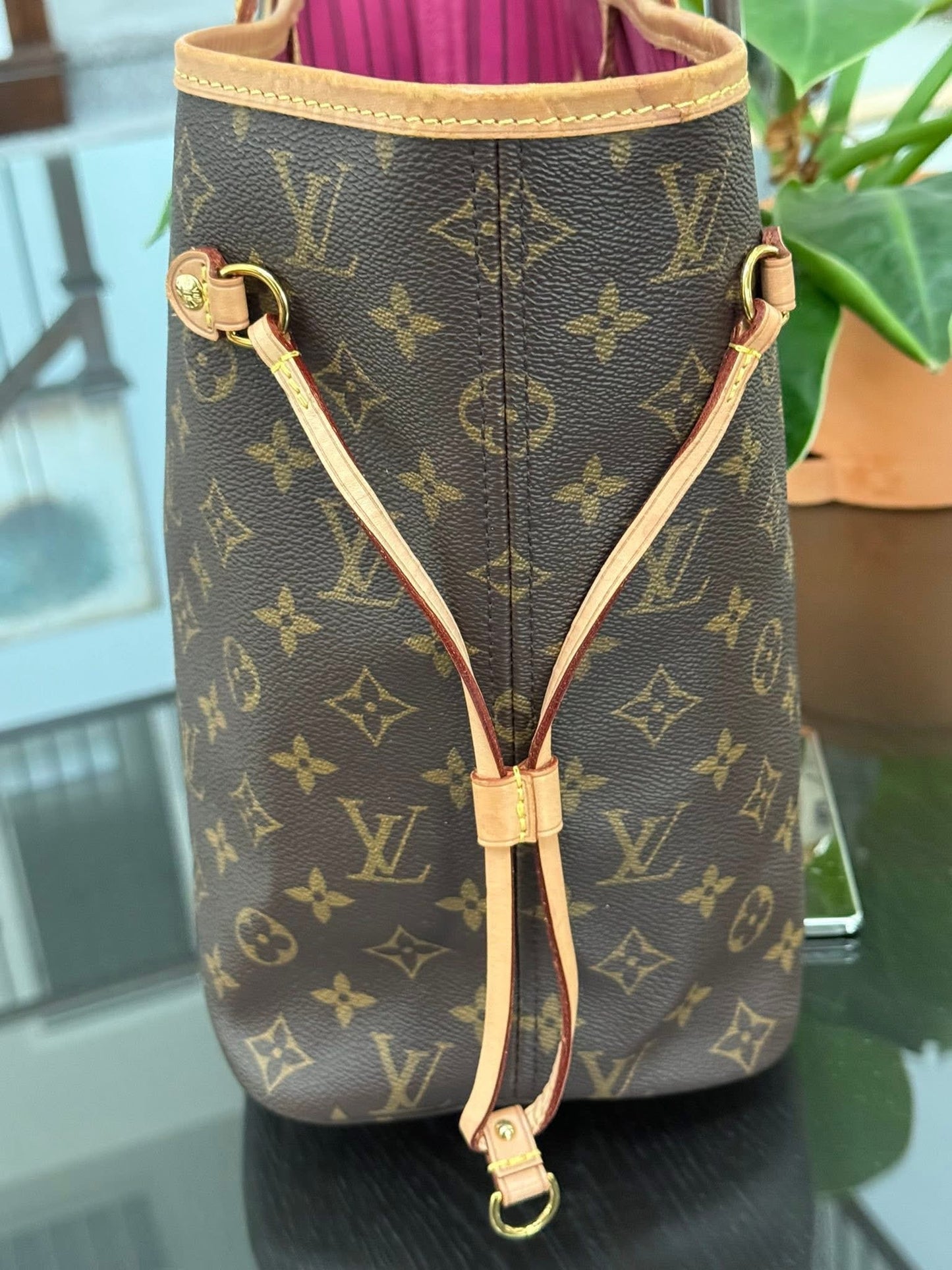 Neverfull MM Monogram in Peony with Dustbag and Insert organizer π
Year: 2020
