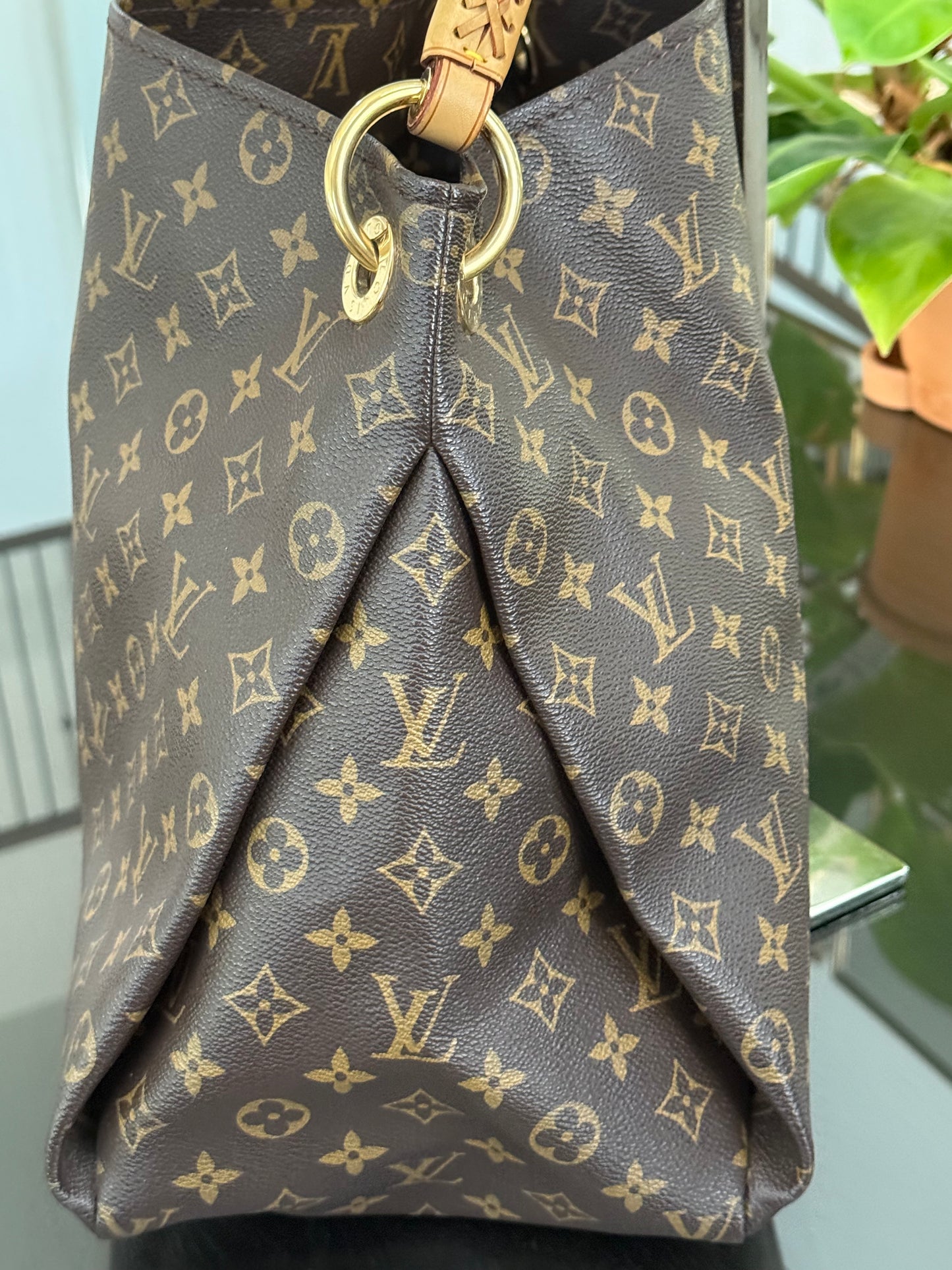 Artsy MM with Dustbag and Insert Organizer - ๐
Year: 2010