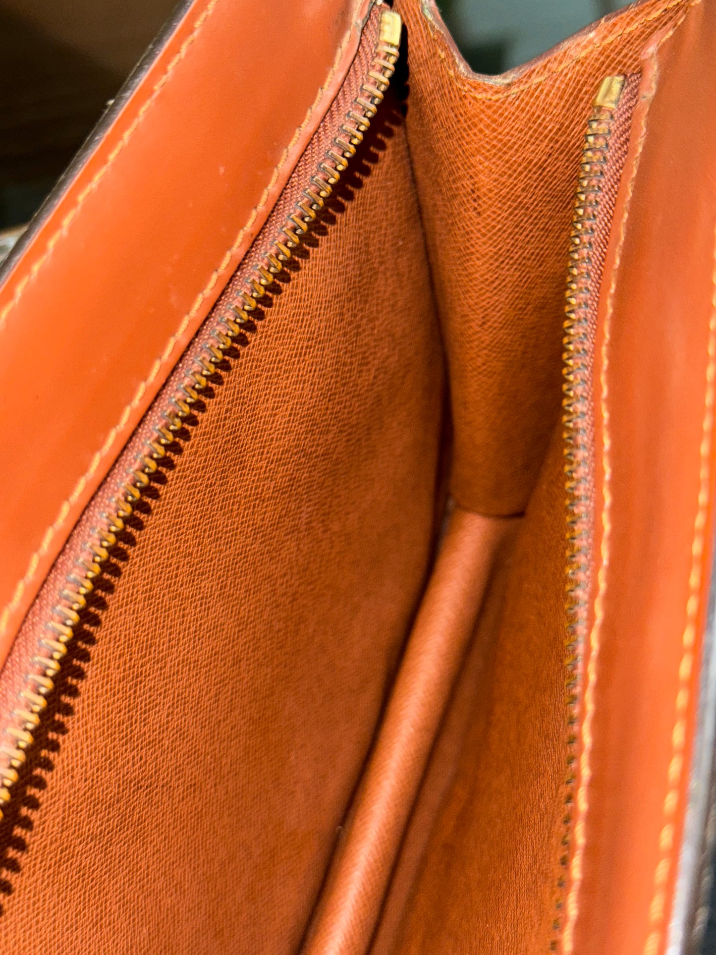 Pochette Homme Clutch -🗓️ Year: 1995