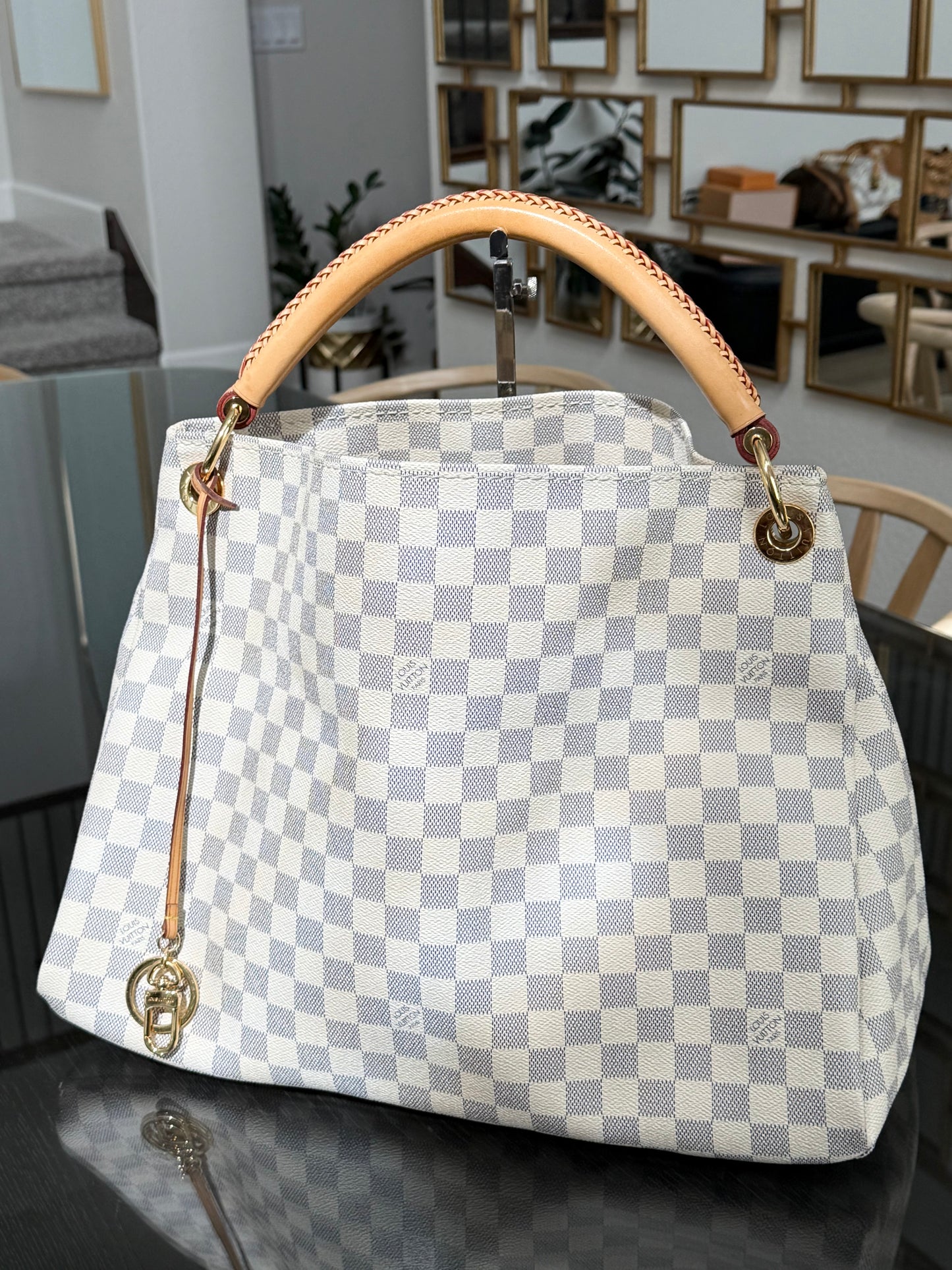 Artsy MM Azur with Dustbag and Insert Organizer- ๐
Year: 2011