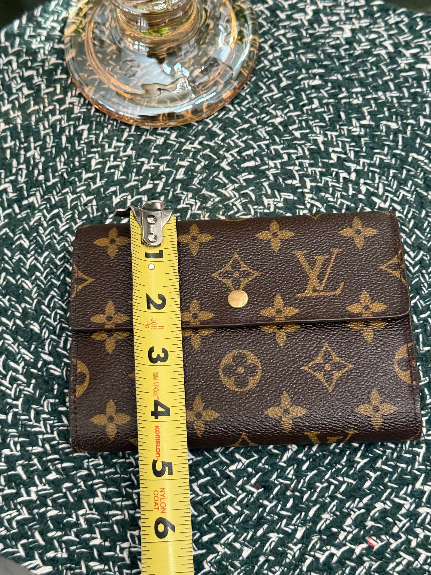 Etui Wallet Passport Holder in Monogram with 6 Cardholders ๐๏ธ Year: 1999