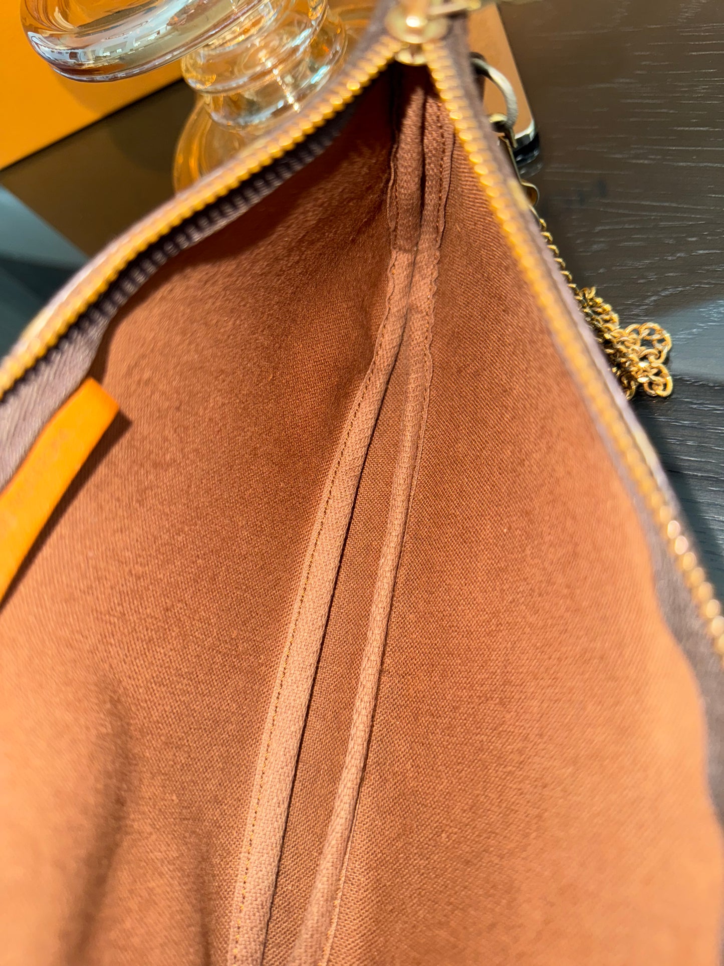 Sac Shopping Pouch with Generic Gold Strap