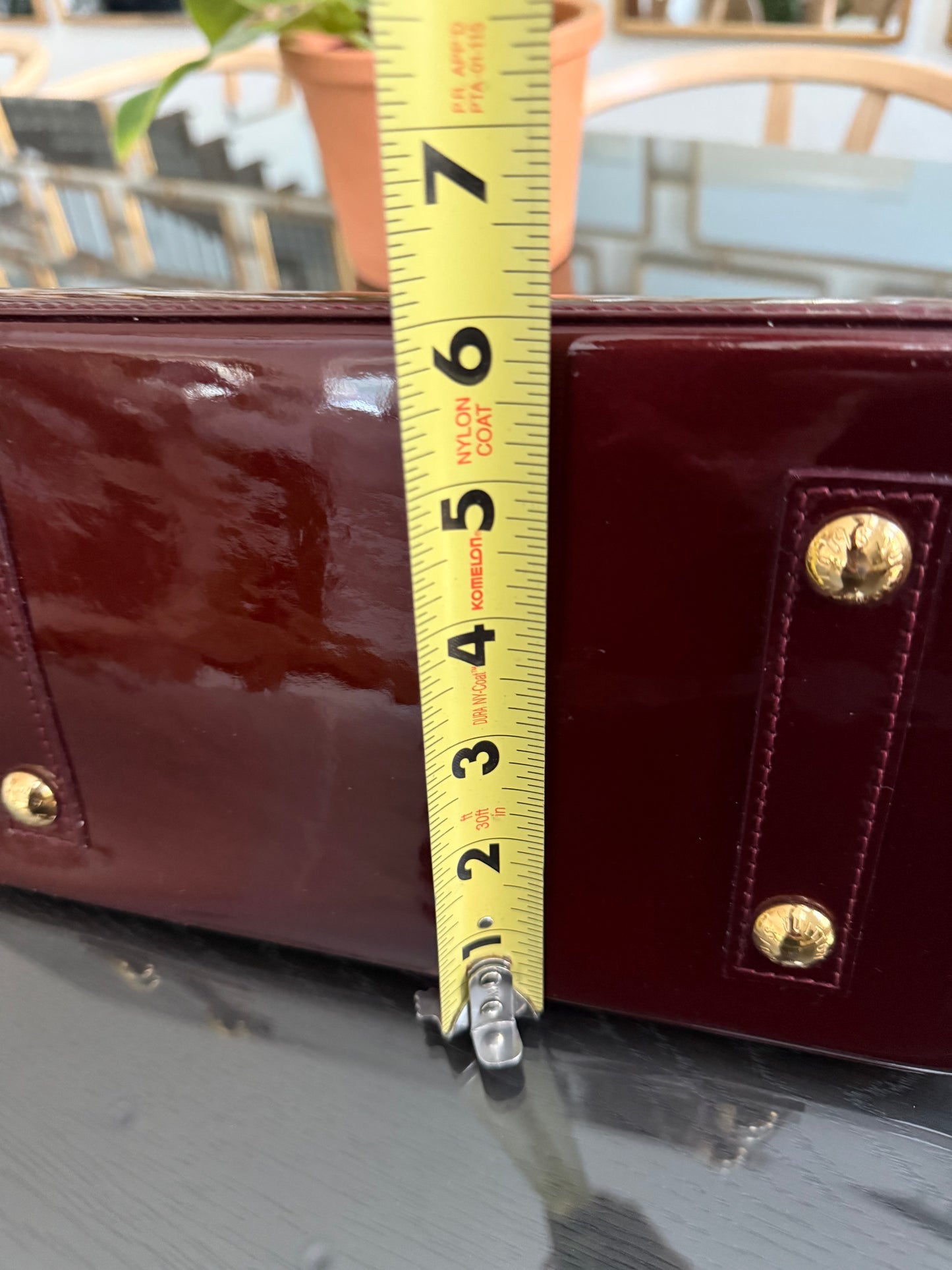 Vernis Alma PM Amarante with Lock π and key, clochette and Dustbag π