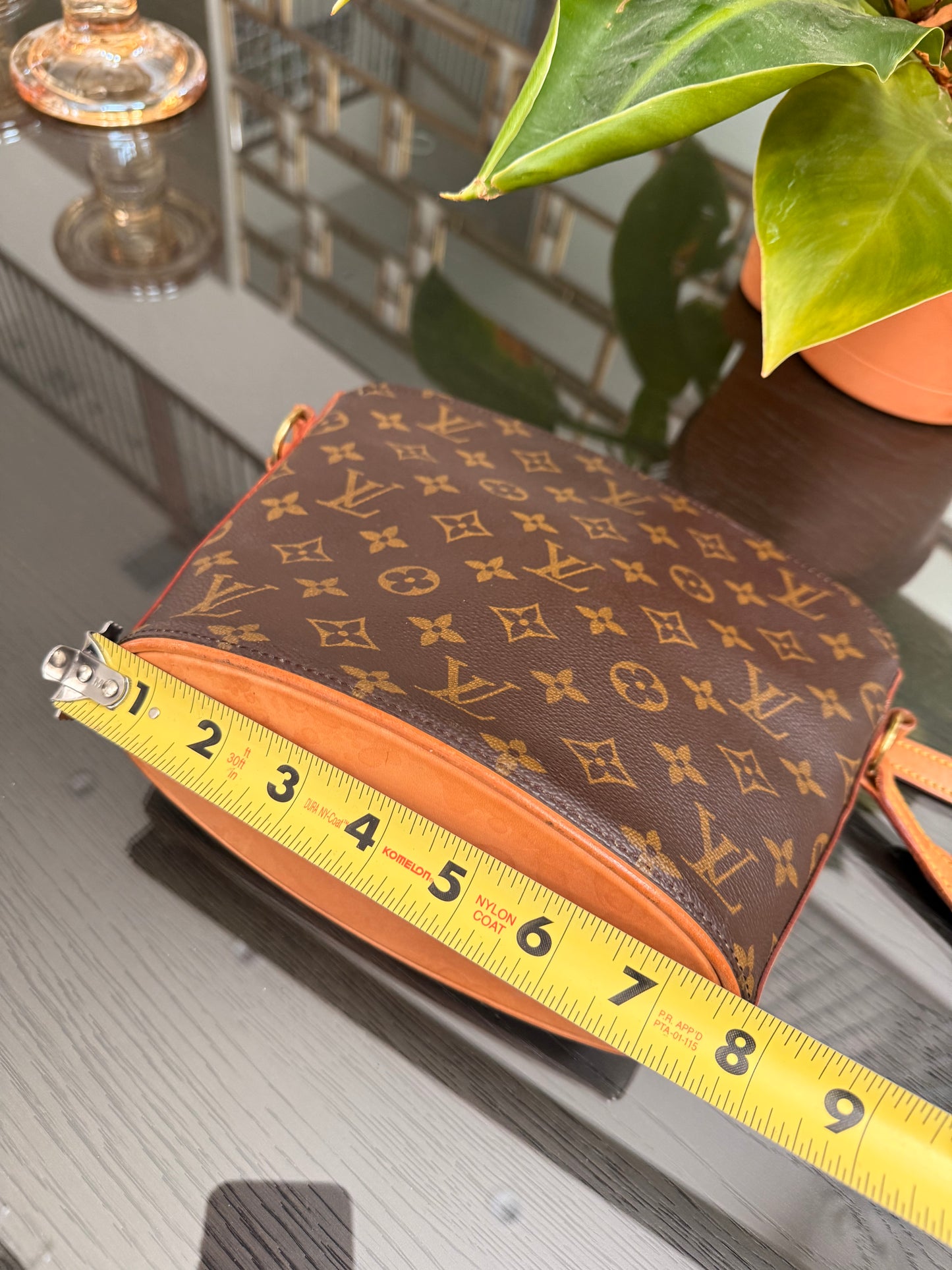 Drouot Crossbody
π
Year: 1996