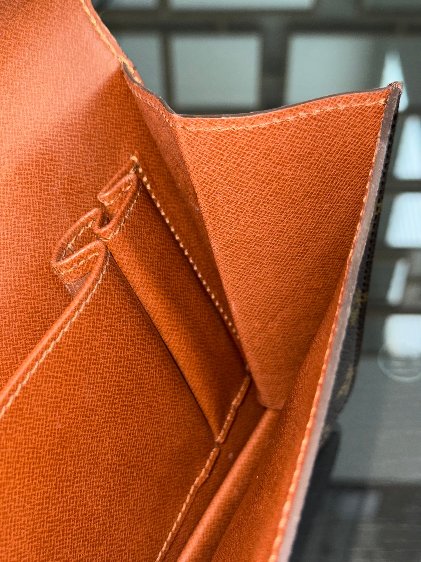 Chaillot Clutch w/ Dustbag 🗓️ Year: 1987