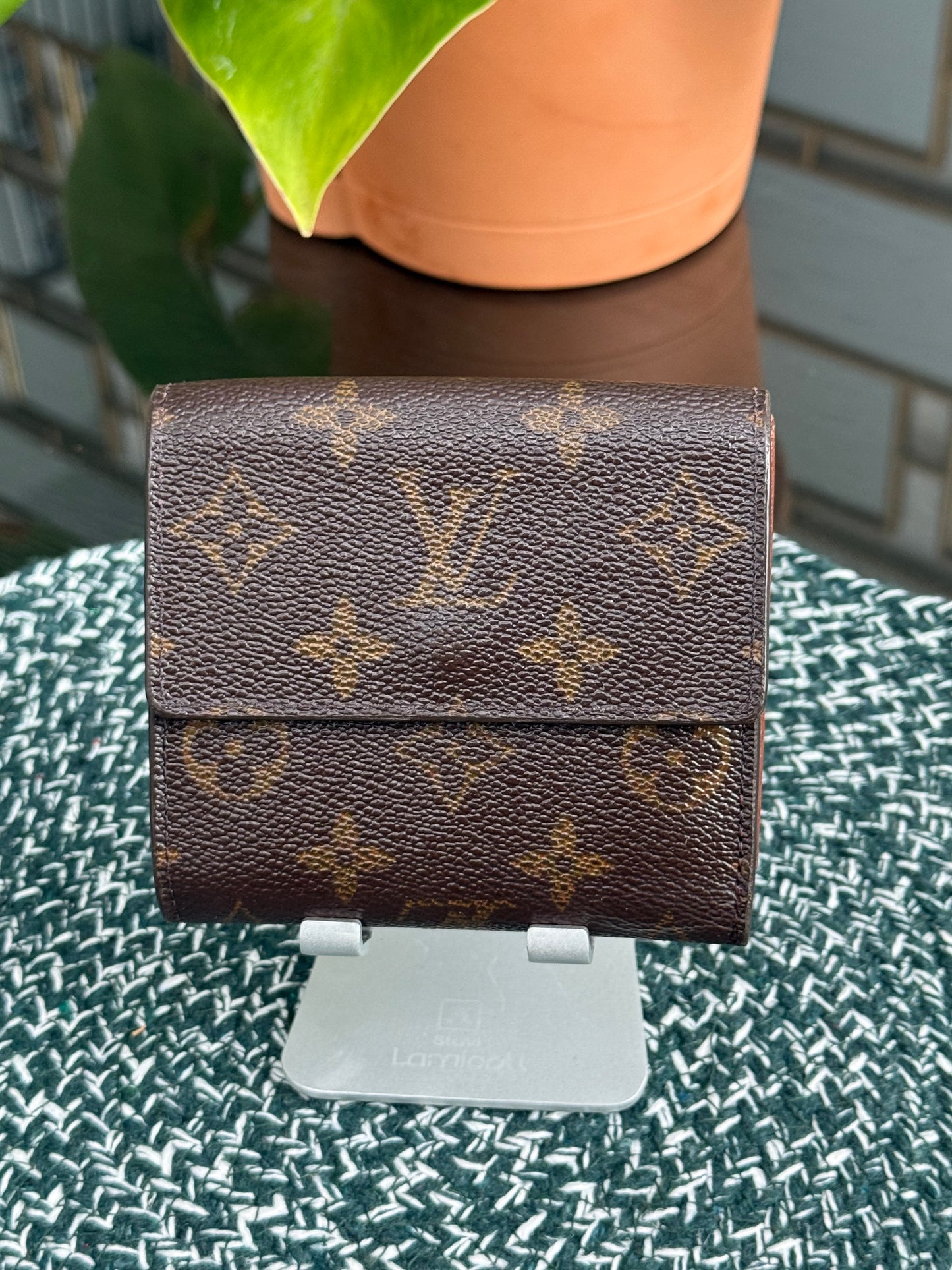Elise Trifold Compact Wallet -๐๏ธ Year: 2001