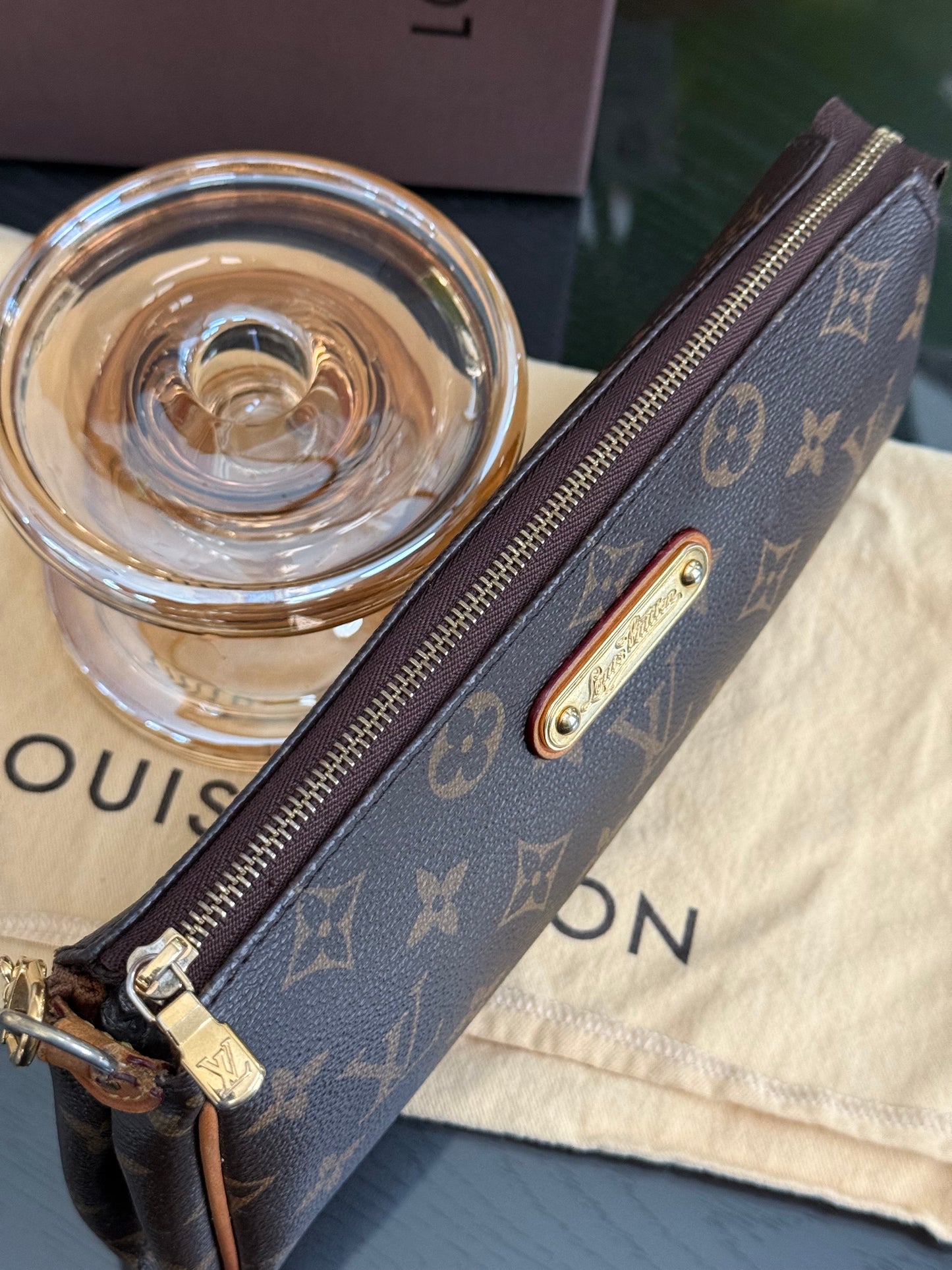 🌻Eva Clutch with Box and Dustbag🌻🗓️ Year: 2012