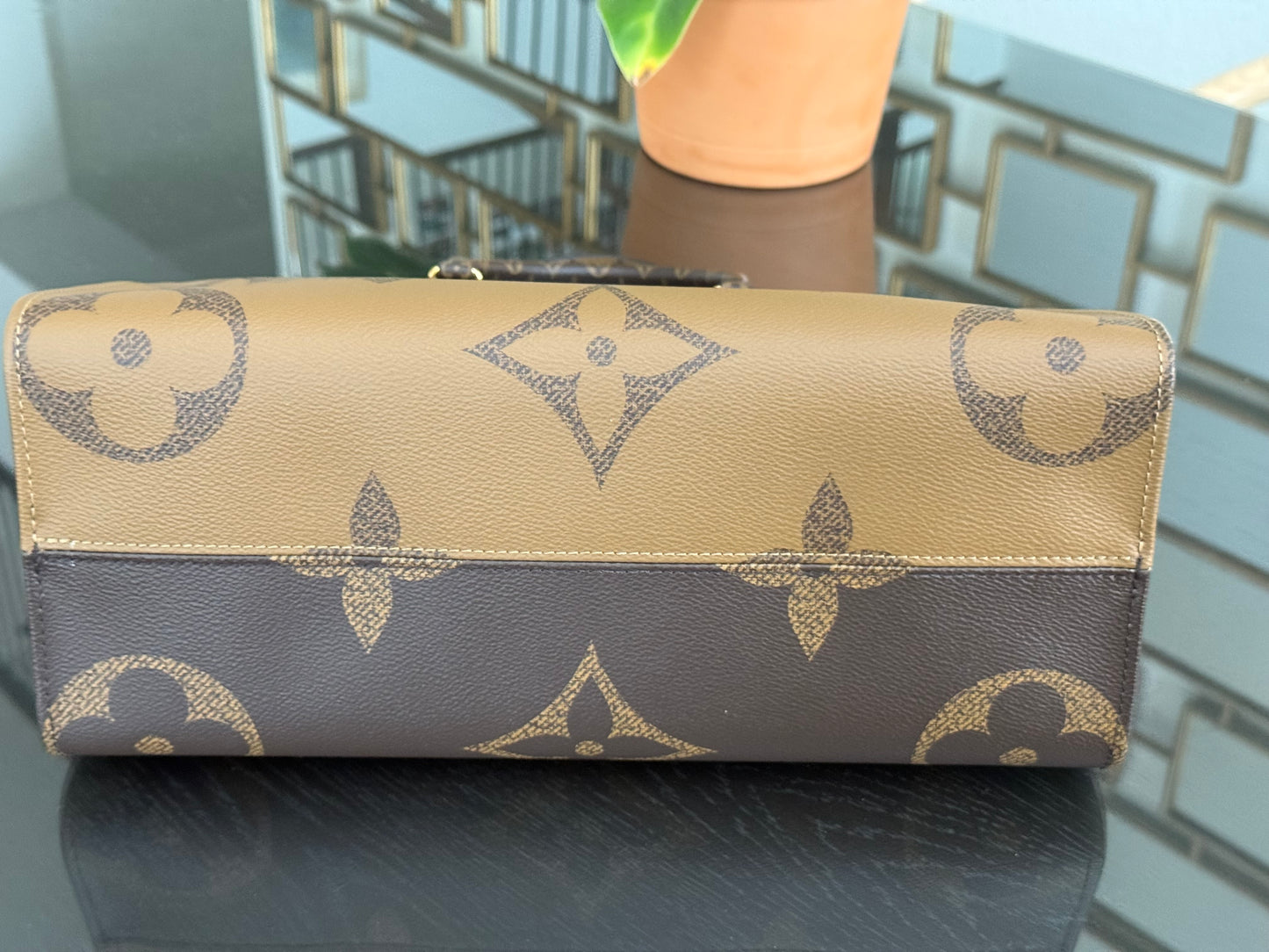 On The Go MM in Monogram with Dustbag -Microchip