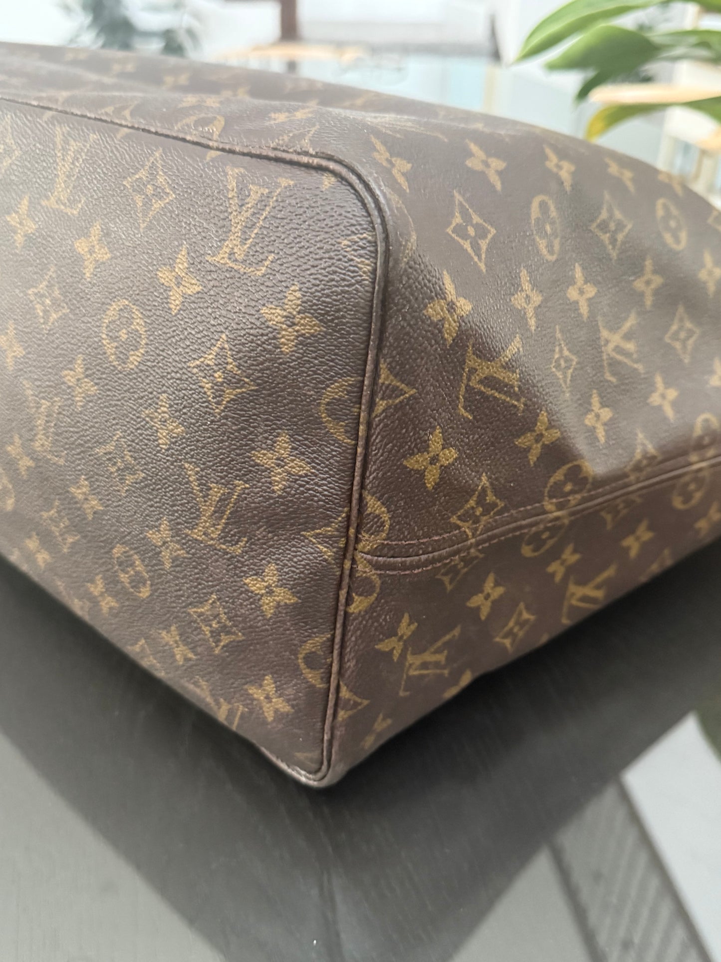 Neverfull GM in Monogram with Insert Organizer 🗓️ Year: 2007