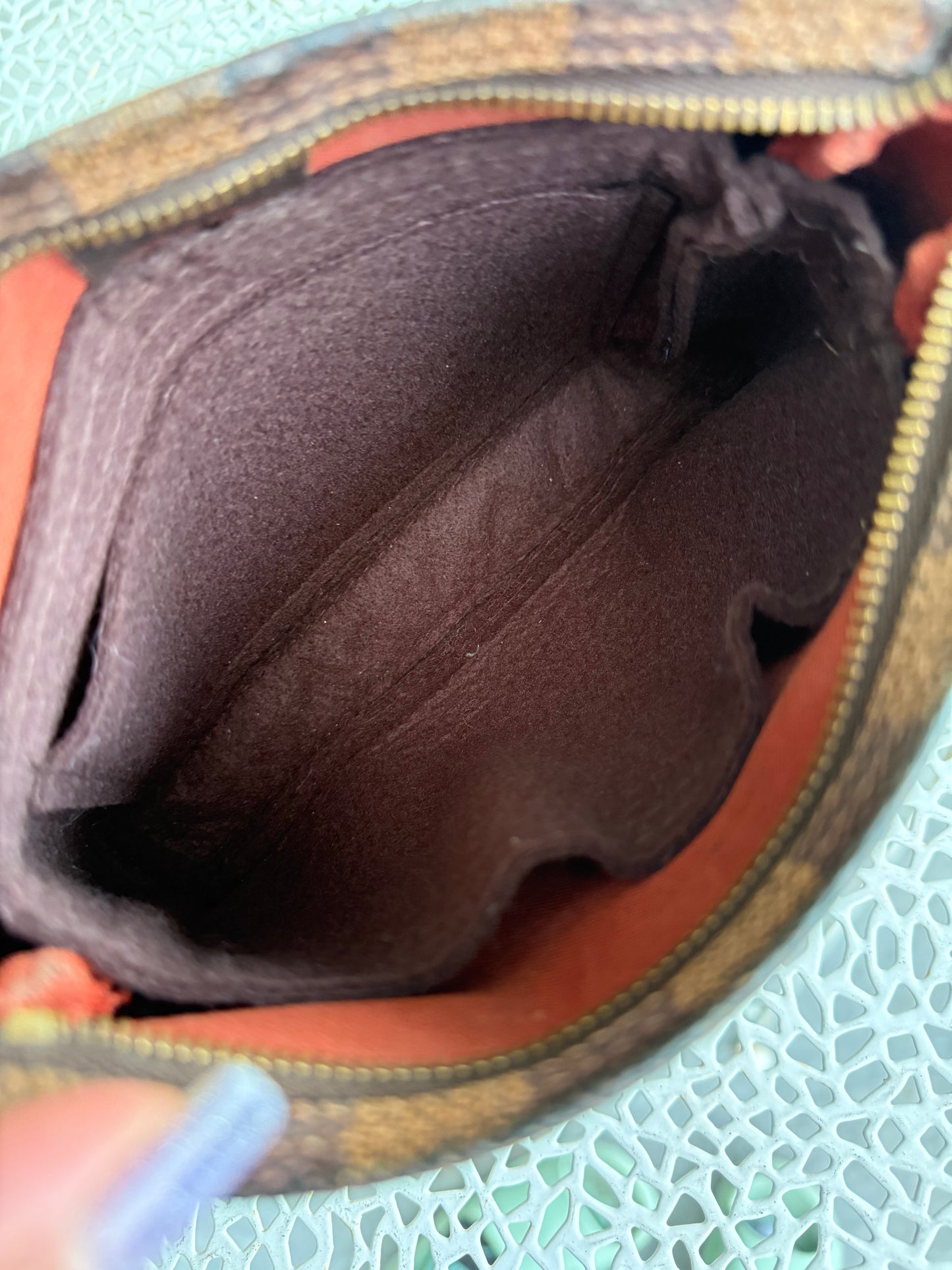 Damier Ebene Trousse Pochette with Insert Organizer - ๐
Year: 1998