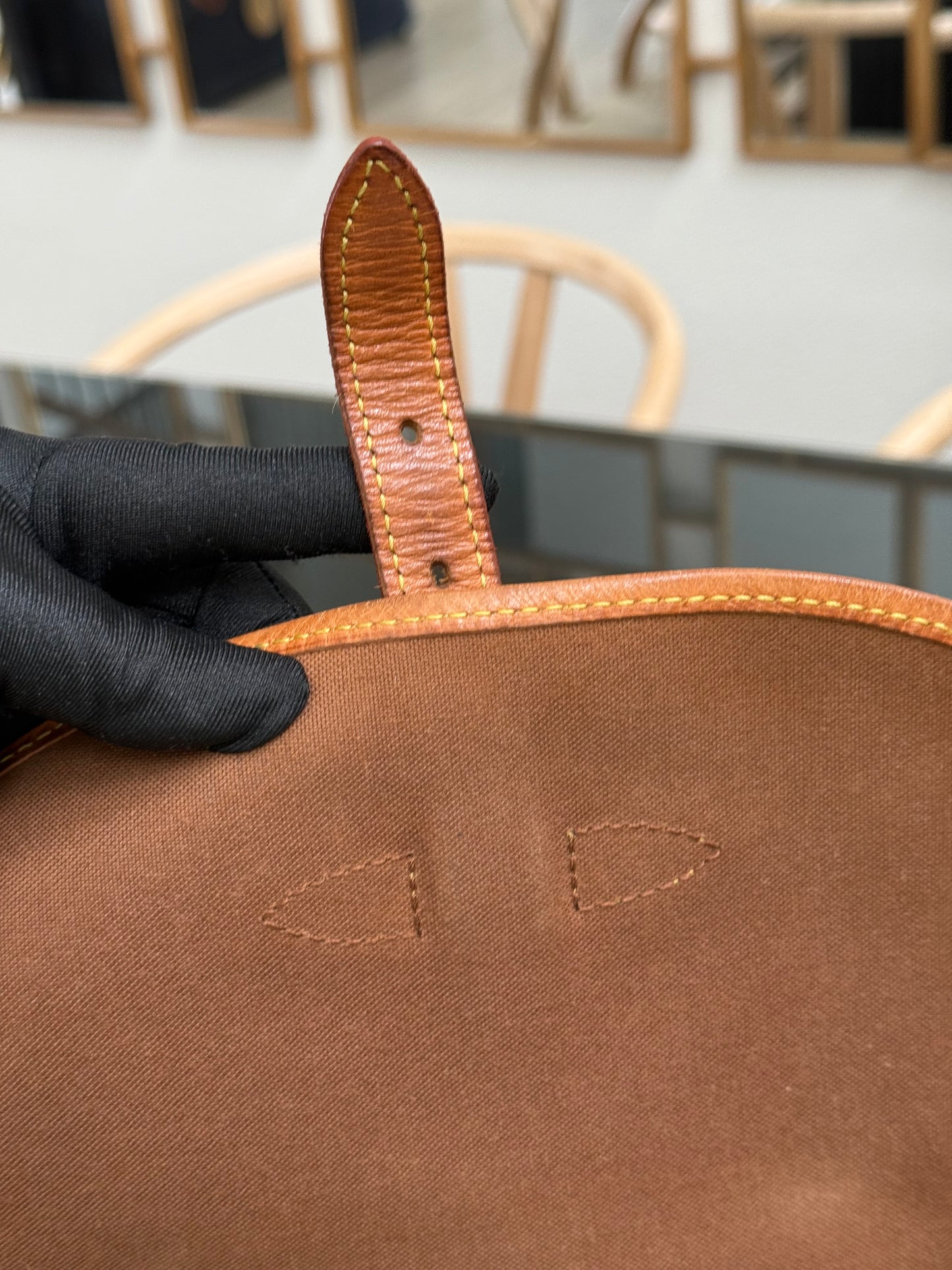Saumur 30 Crossbody -Year: 1994