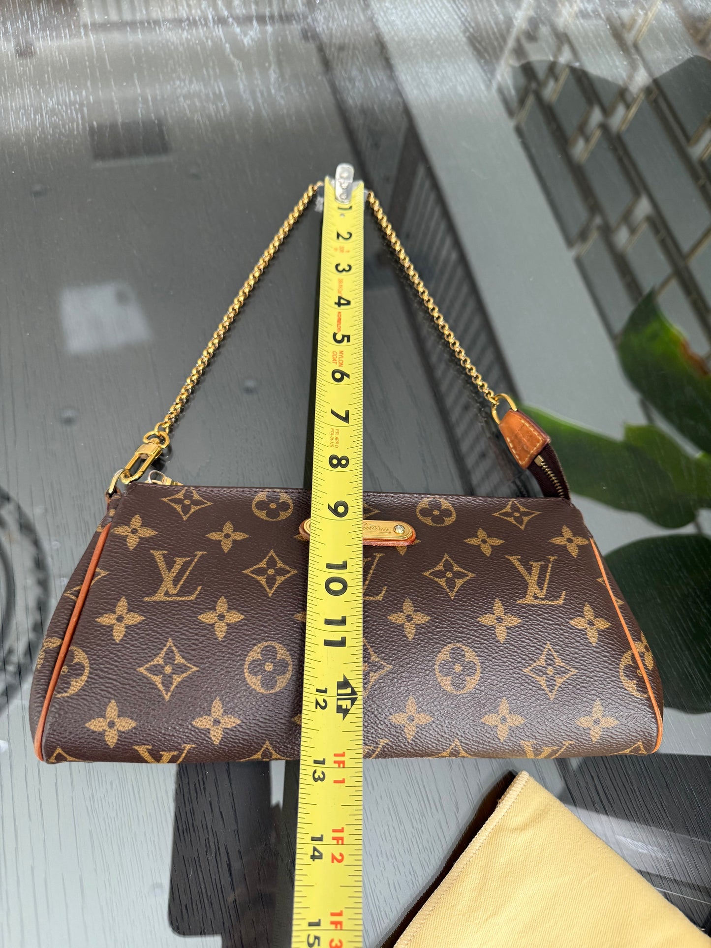 Eva Clutch Crossbody with Dustbag and Box🗓️ Year: 2015