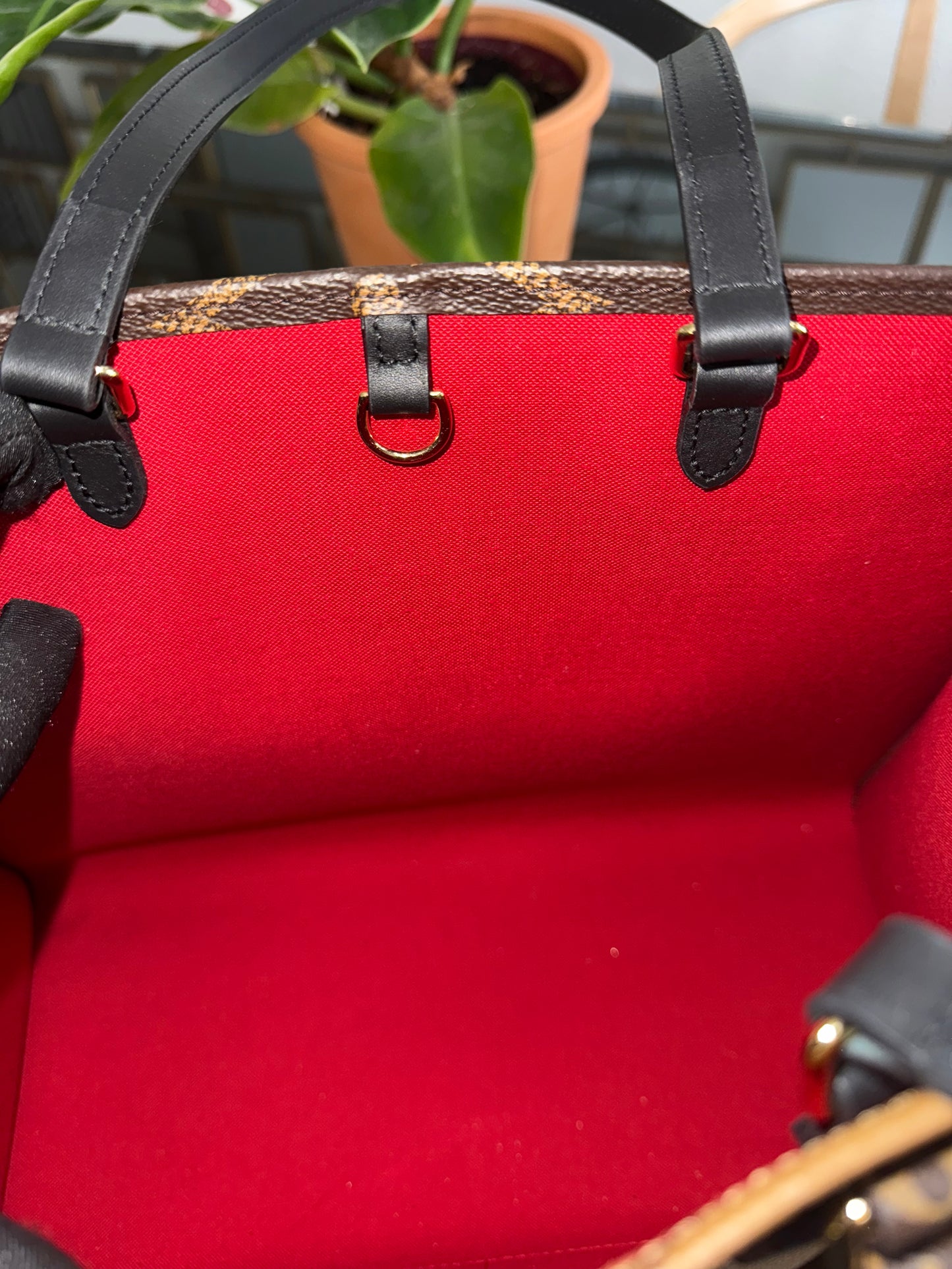 On The Go MM in Monogram with Dustbag -Microchip