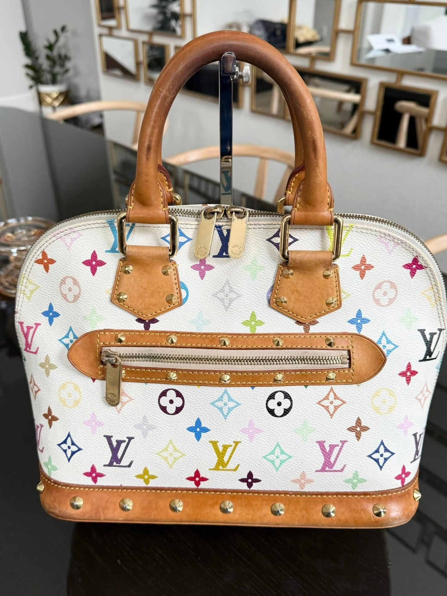 Murakami / Multicolor Alma PM with Dustbag , Insert organizer and Twilly π
Year: 2004