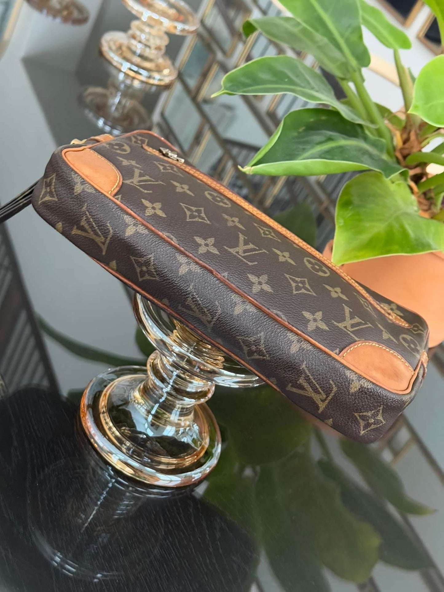 Marley Dragonne Clutch
๐๏ธ Year: 1986