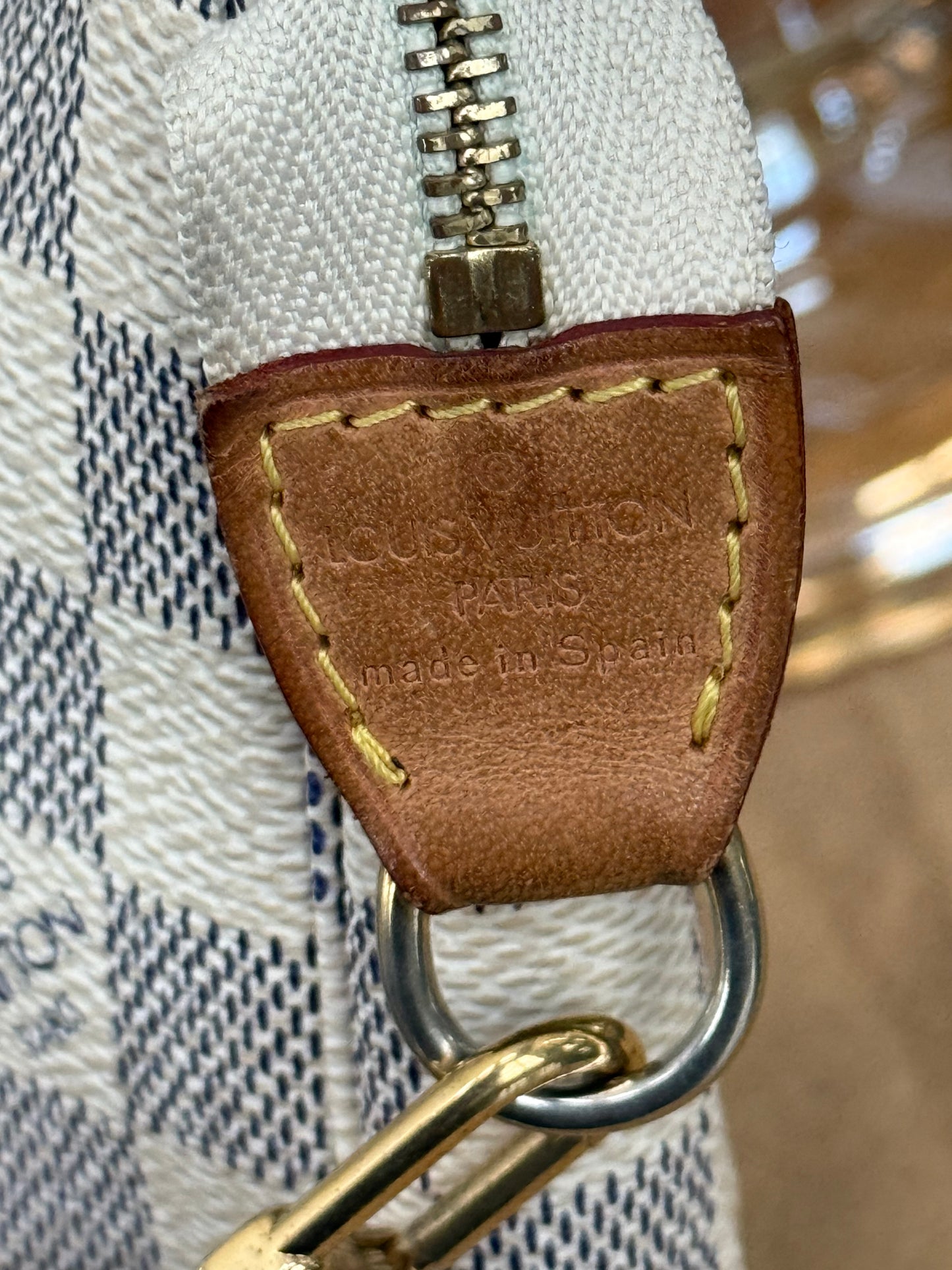 Pochette Accessories in Azur - π
Year: 2007