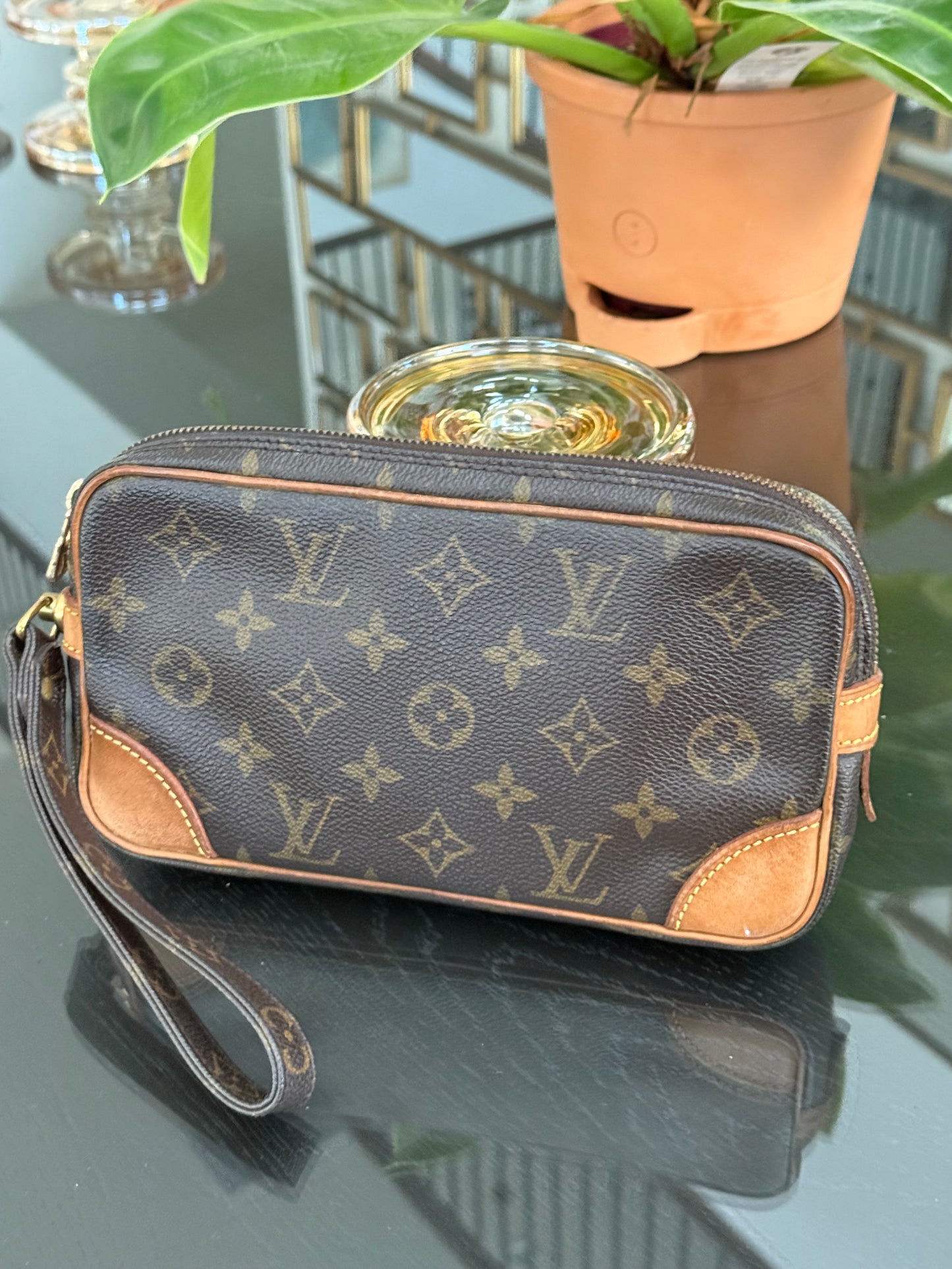 Marly Dragonne PM Clutch
๐๏ธ Year: 1992