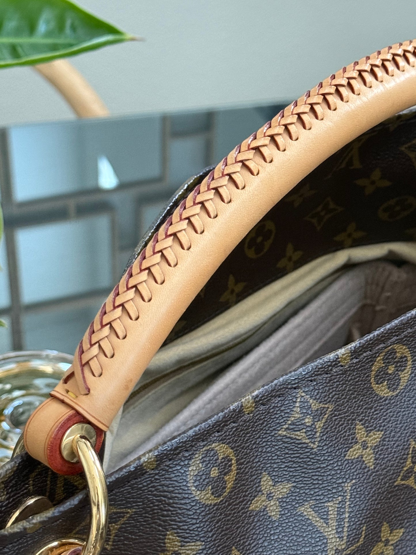 Artsy MM with Dustbag and Insert Organizer - ๐
Year: 2011