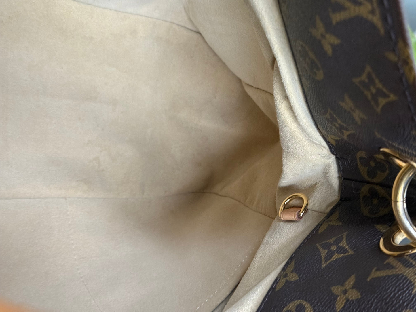 Artsy MM with Dustbag and Insert Organizer - ๐
Year: 2012