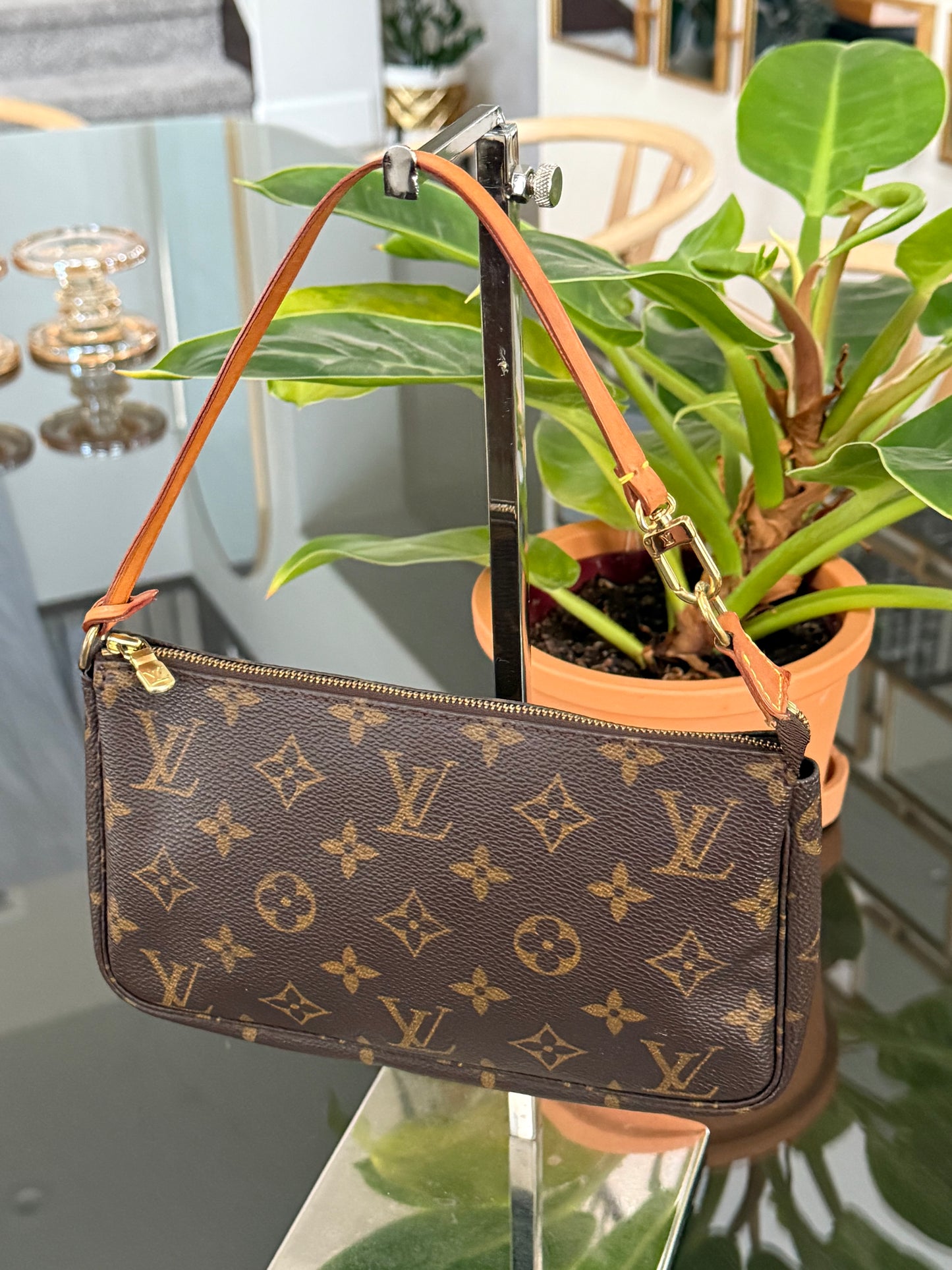 Pochette Accessories - ๐
Year: 2000