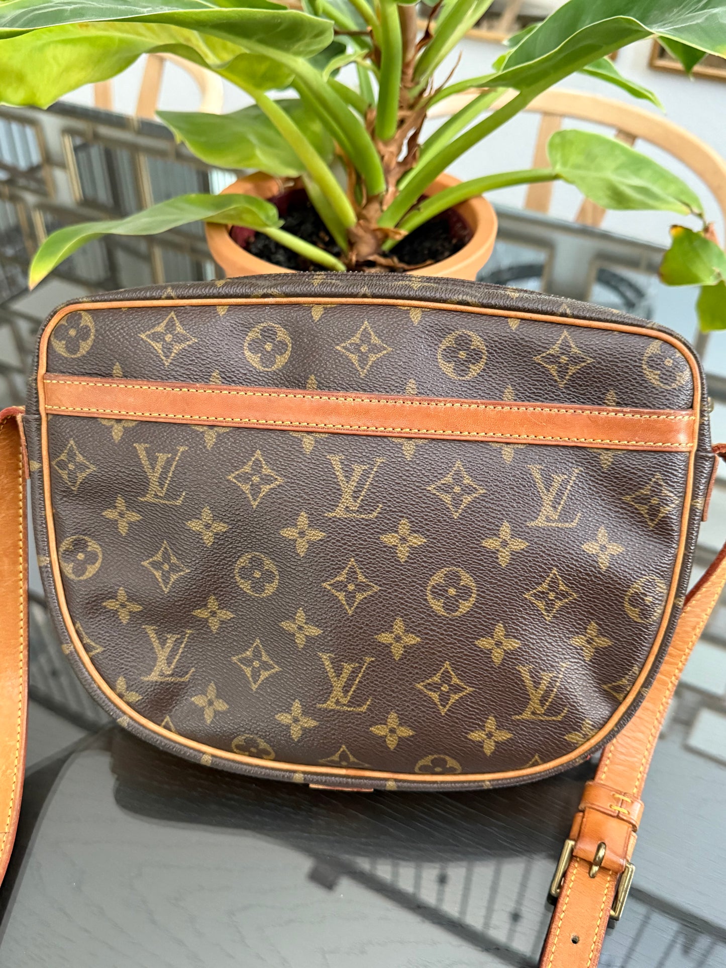 Jeaunefille GM Crossbody 🗓️ Year: 1990