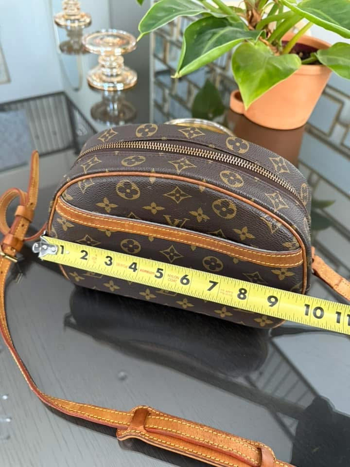 Blois Crossbody -๐๏ธ Year: 1999