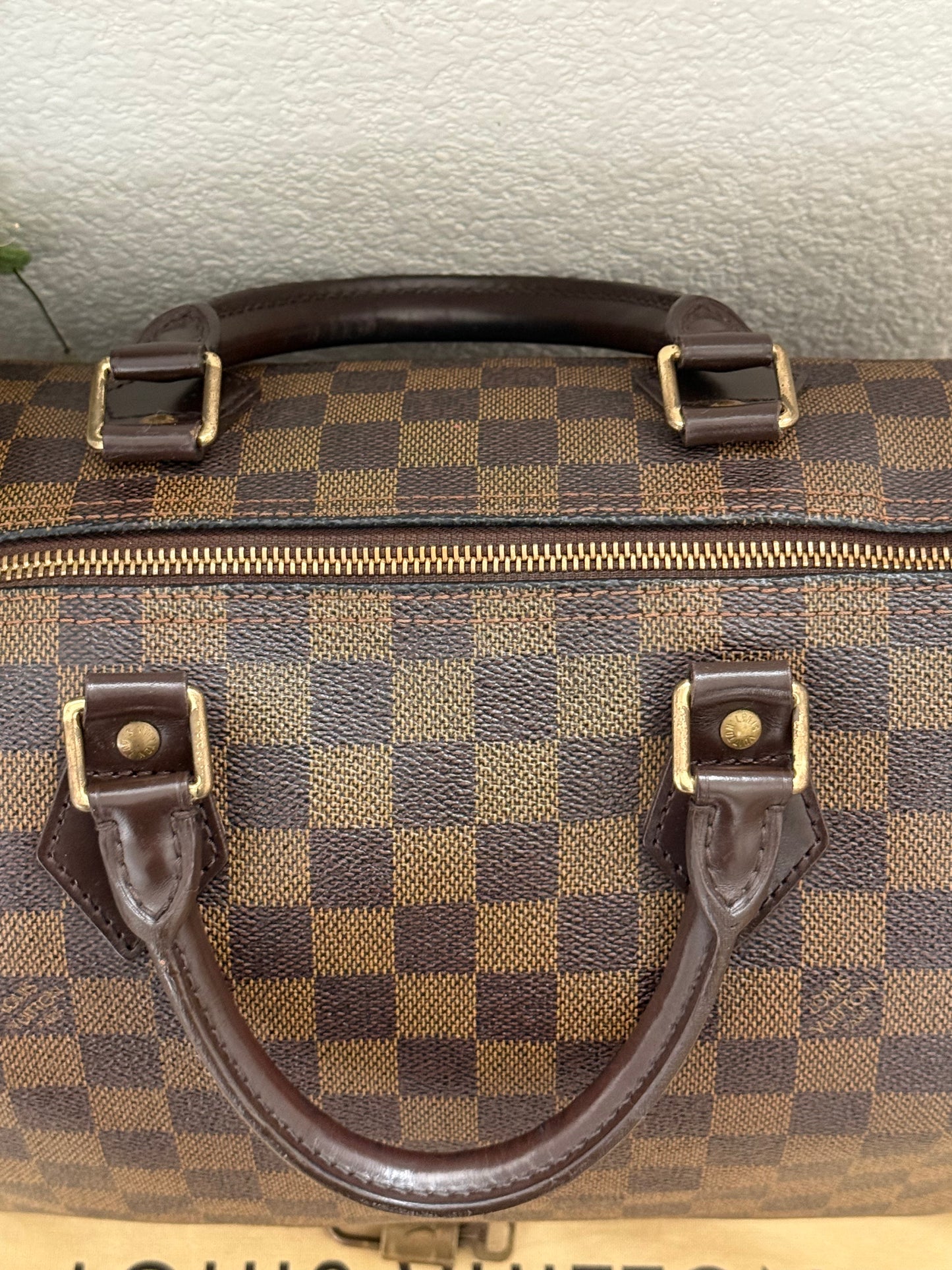 Speedy 30 in DE with π Lock & Key and Dustbag - π
Year: 2008
