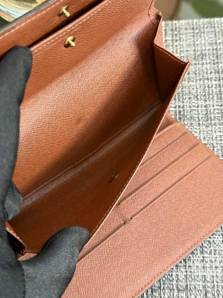 International Wallet in Monogram ๐๏ธ Year: 2003