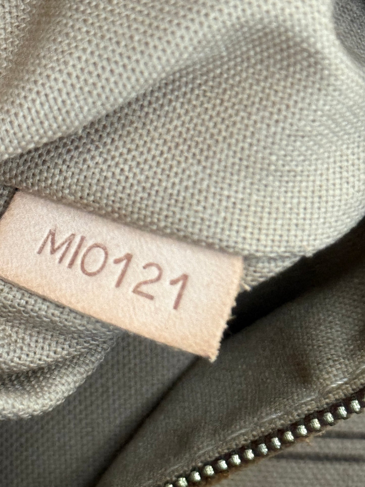 Delightful MM with Dustbag and Insert organizer π
Year: 2011