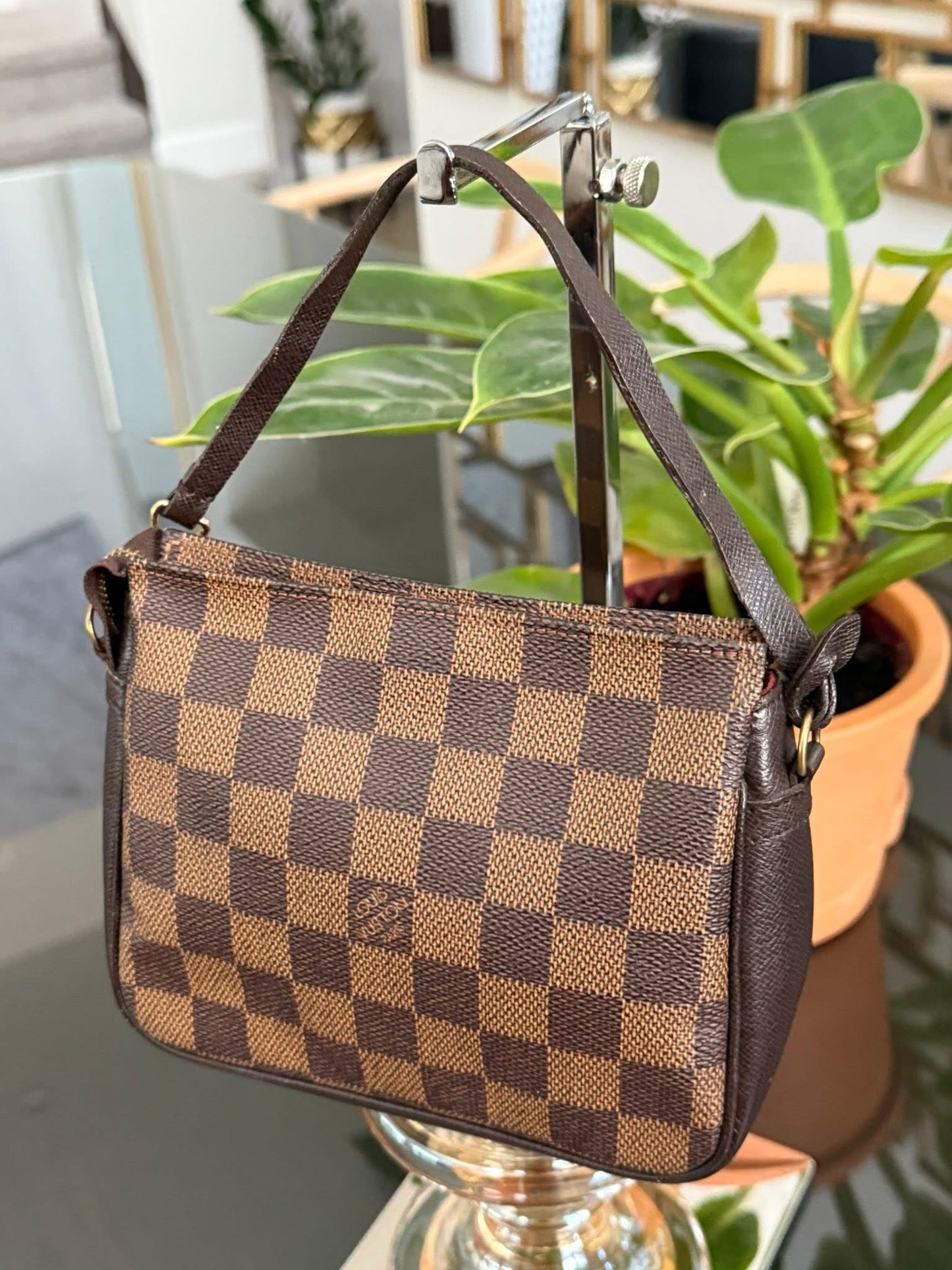 Damier Ebene Trousse Pochette - ๐
Year: 2008