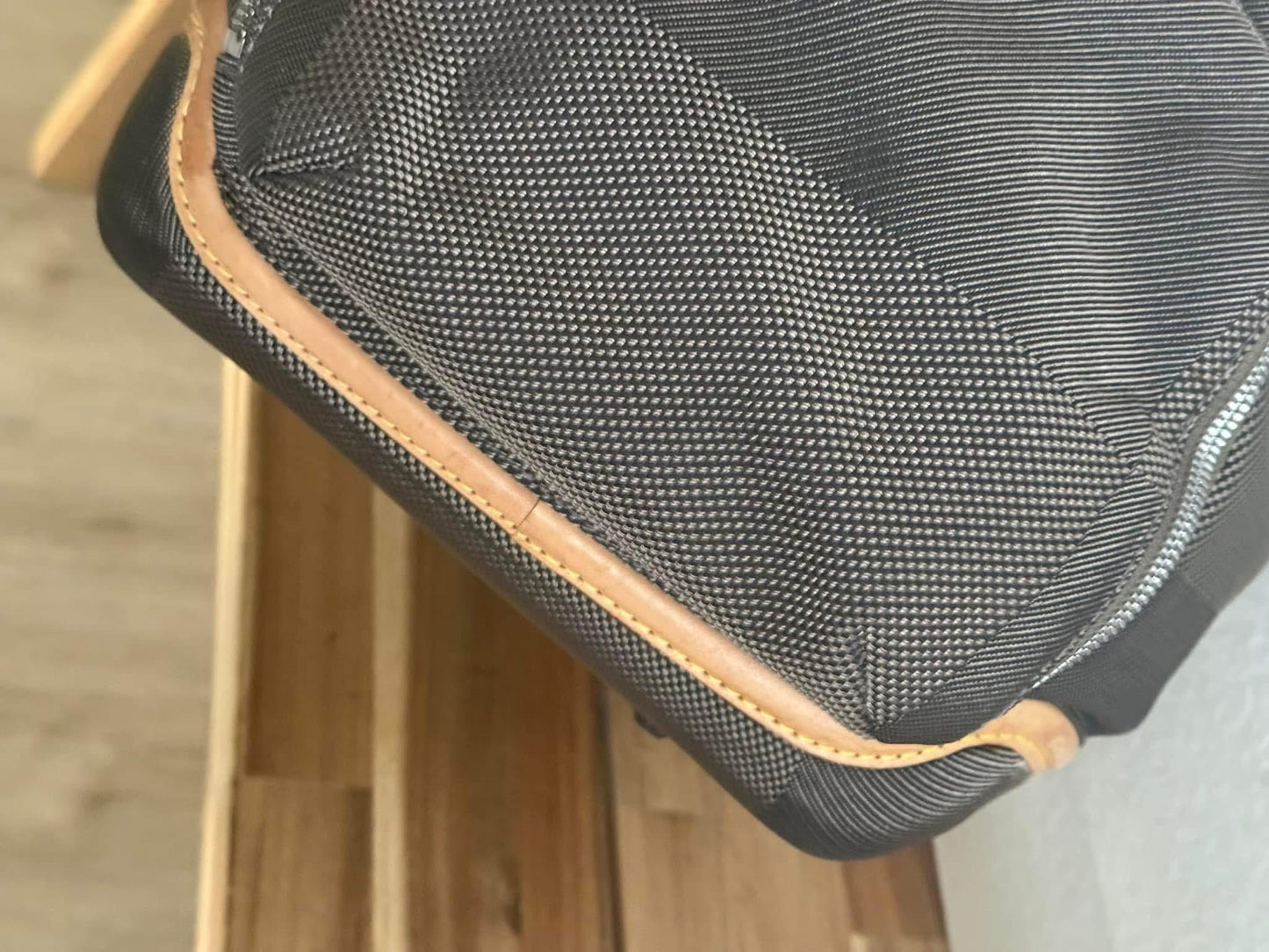 Damier Geant Aventeur Sport/Travel Bag -Year: 2004