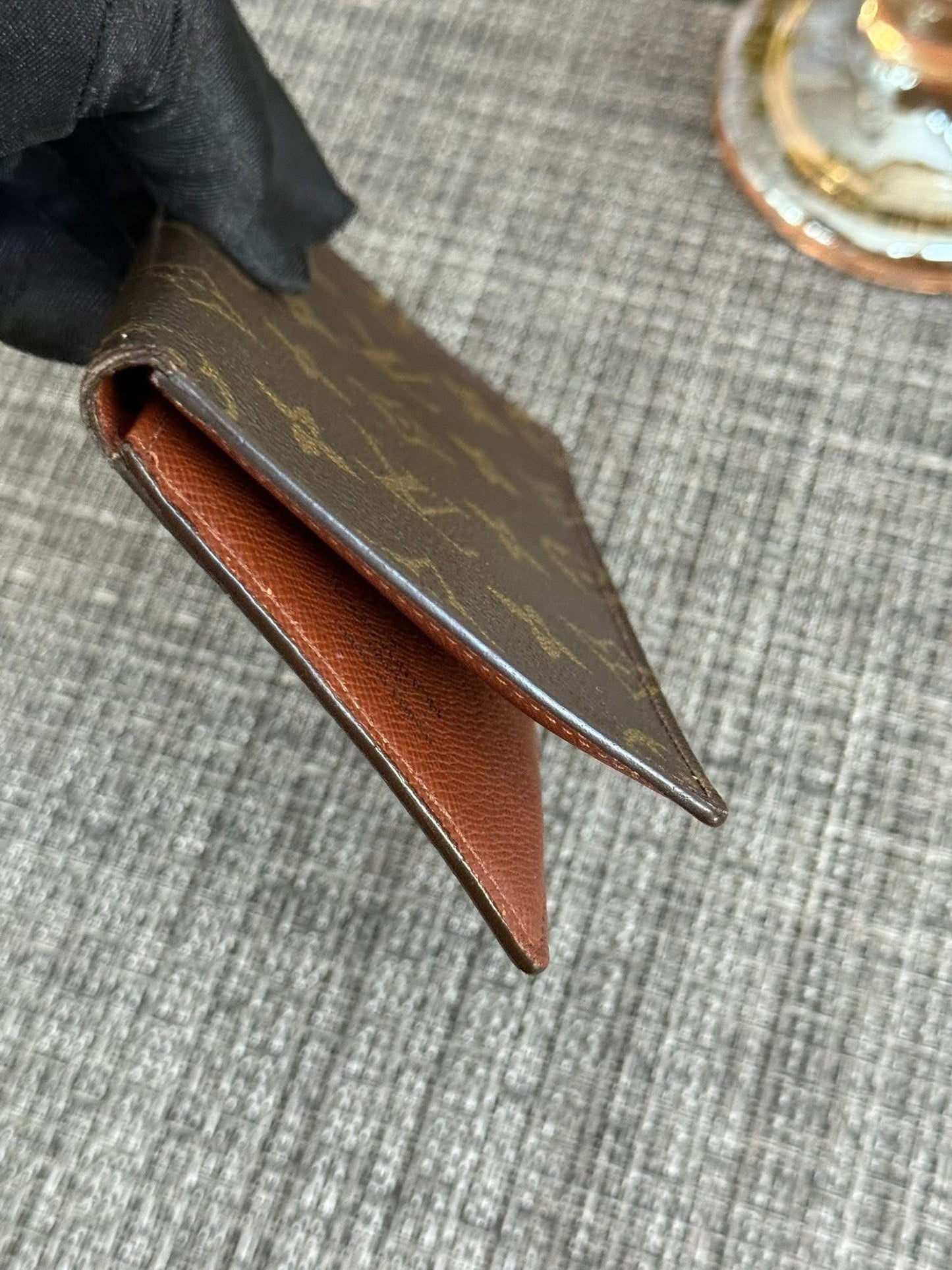 Checkbook Holder in Monogram 🗓️ Year: 2001