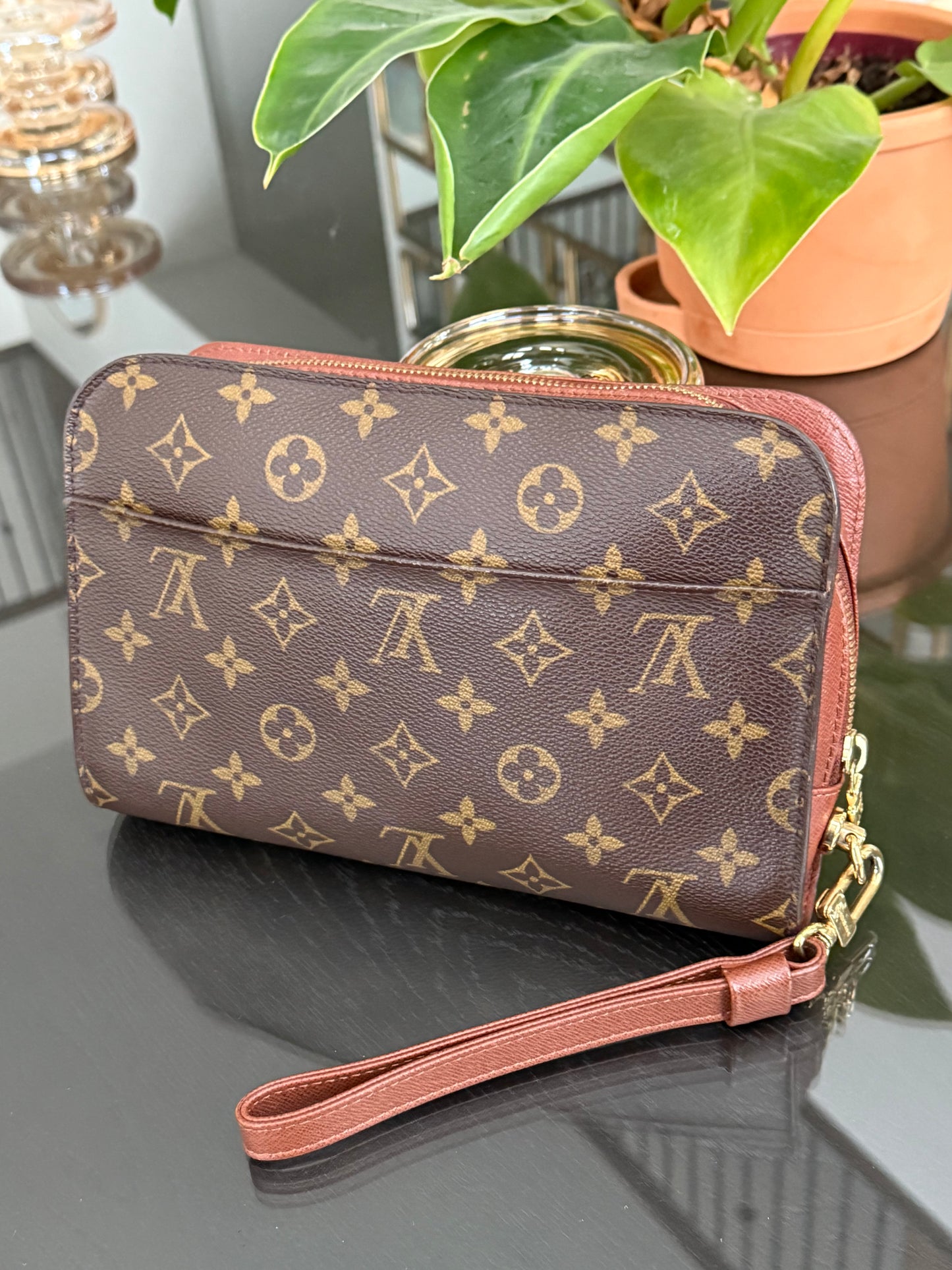 Orsay Clutch -
🗓️ Year: 2000