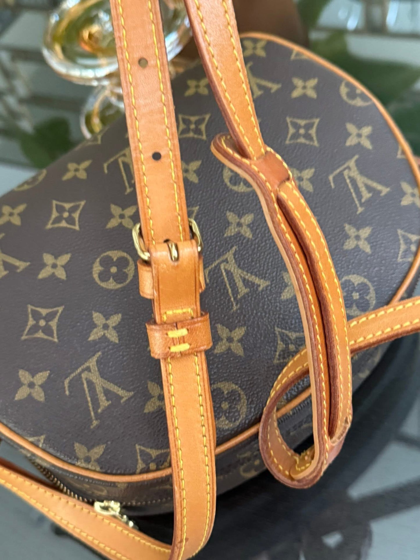 Blois Crossbody -๐๏ธ Year: 1995