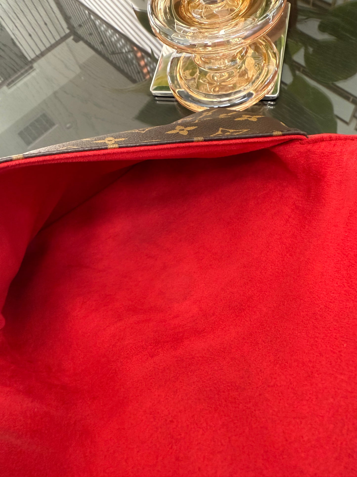 Twice Pochette in Cerise Red with Dustbag -π
Year: 2015