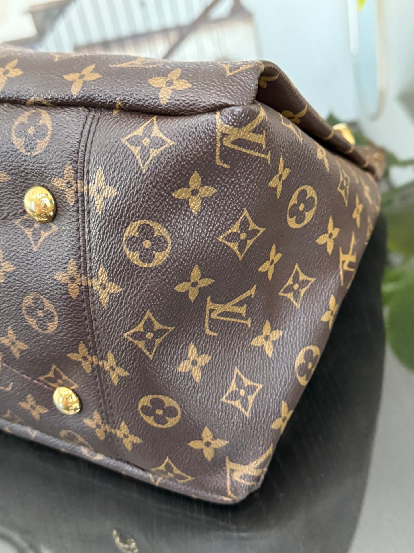 Artsy MM with Dustbag and Insert Organizer - ๐
Year: 2010